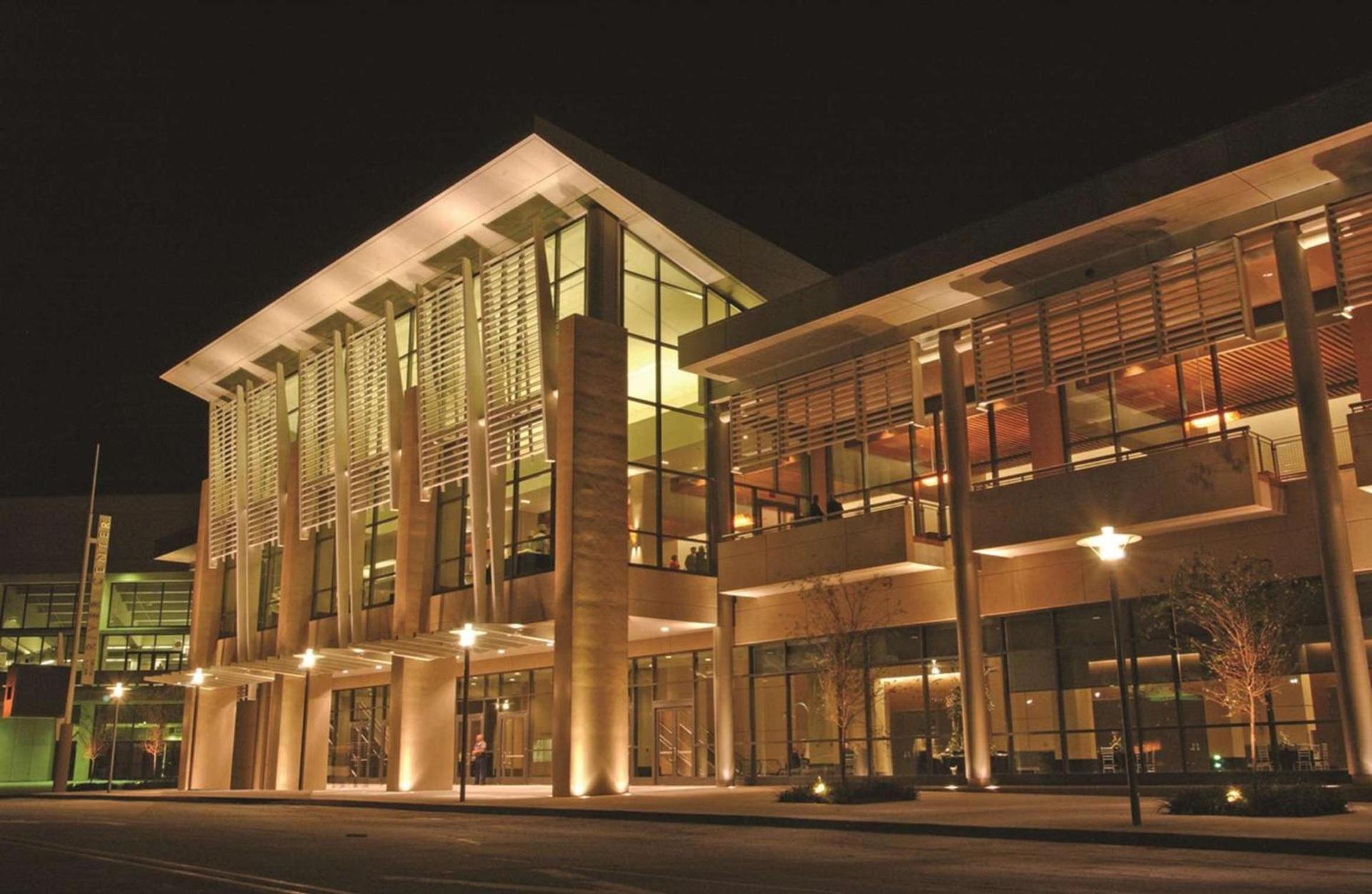 Embassy Suites Baton Rouge photo 2