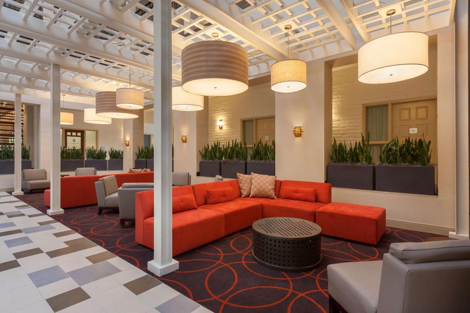 Embassy Suites Baton Rouge photo 9