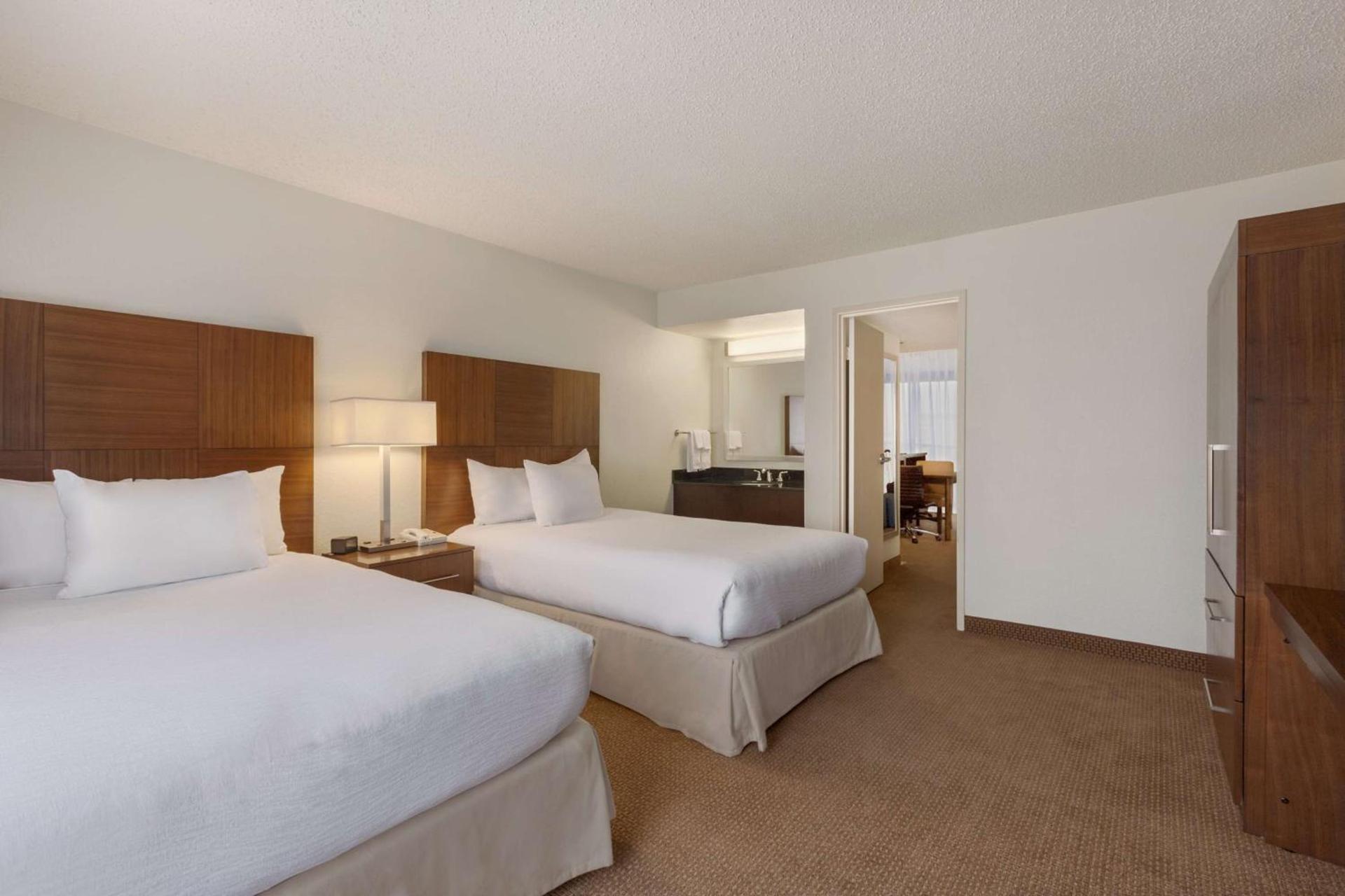 Embassy Suites Baton Rouge photo 18