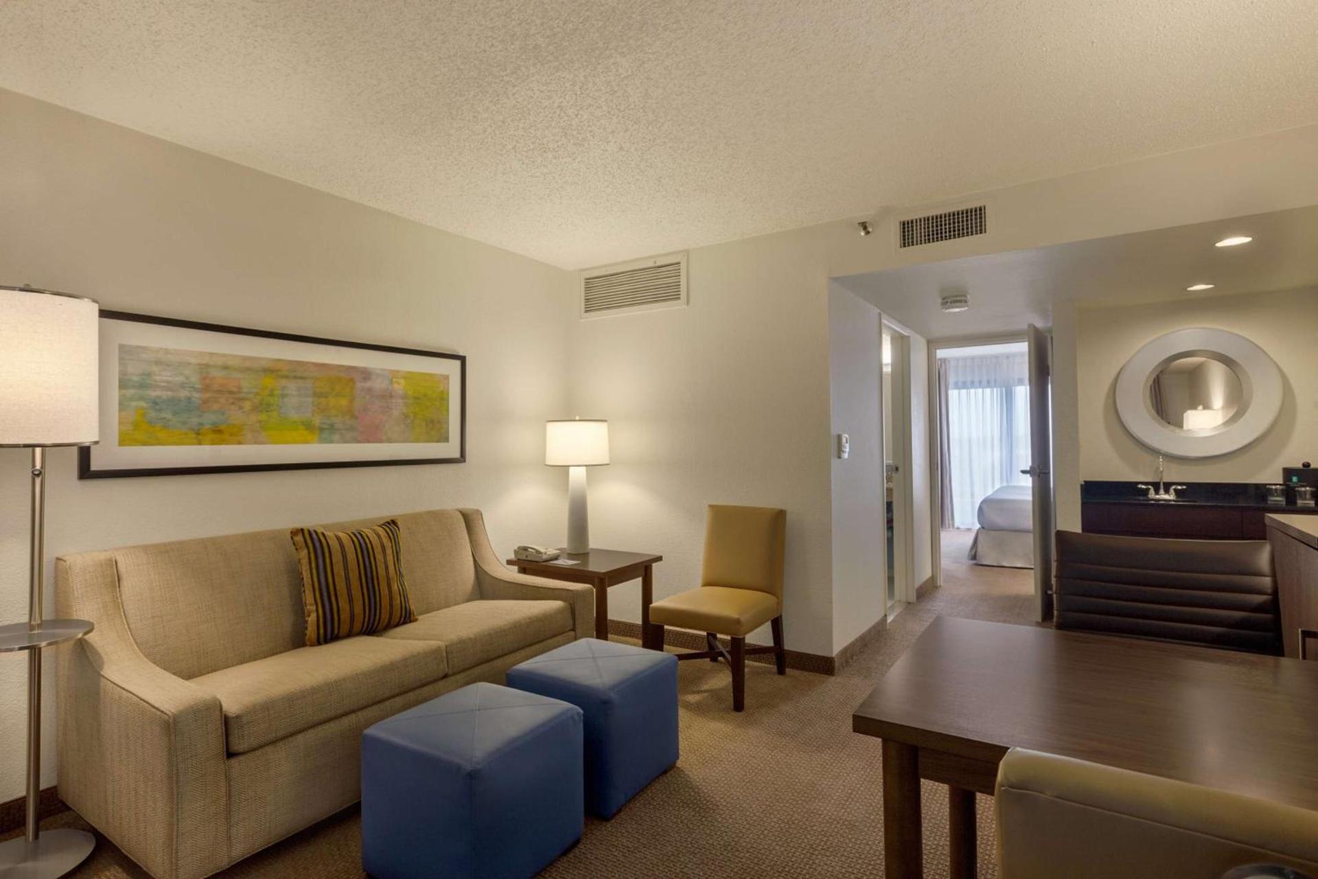 Embassy Suites Baton Rouge photo 19