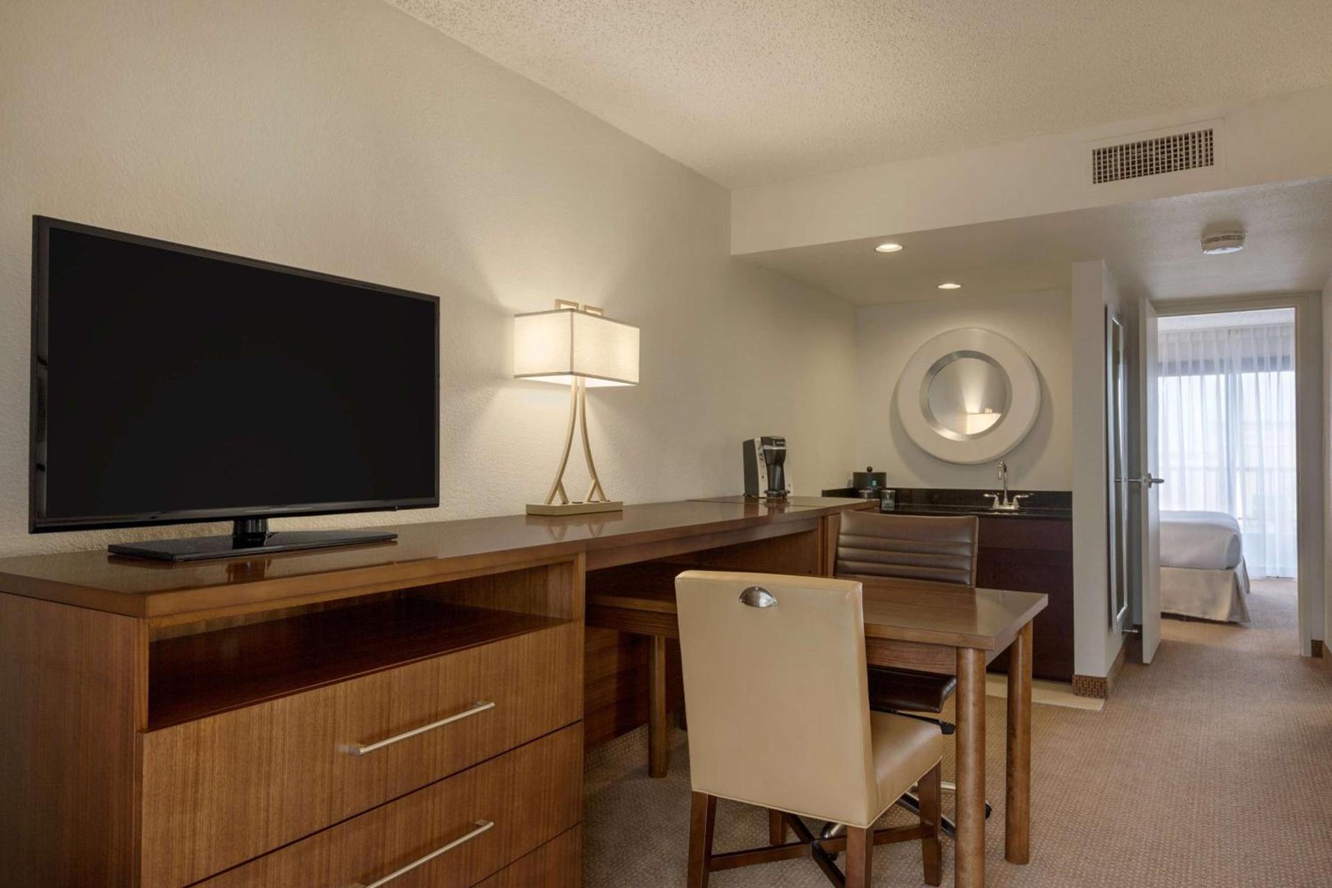 Embassy Suites Baton Rouge photo 22