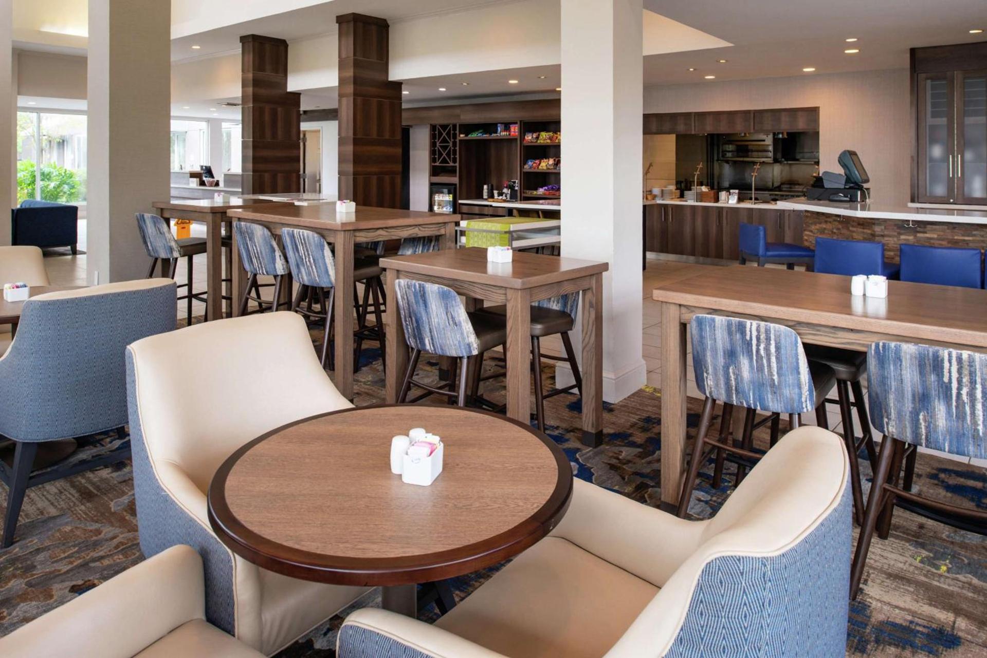 Hilton Garden Inn Baton Rouge Airport photo 3