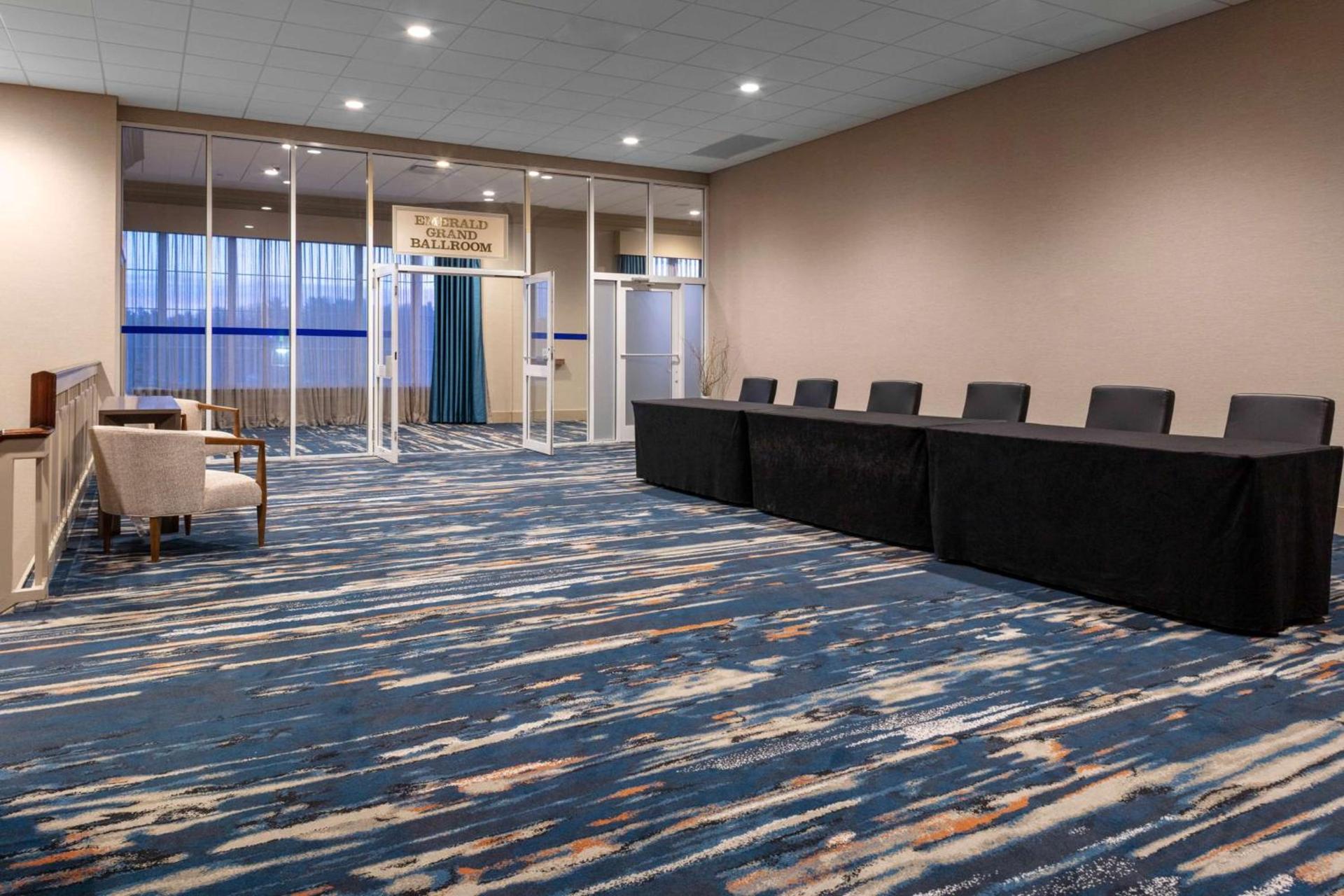DoubleTree by Hilton Hotel Burlington Vermont photo 49