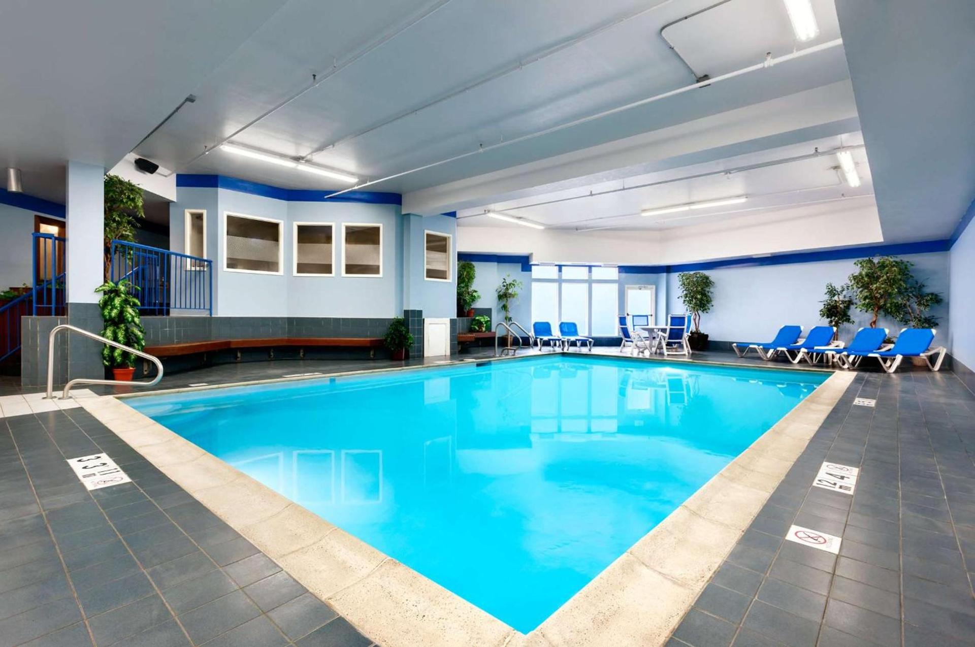 Hampton Inn Burlington - Colchester photo 9