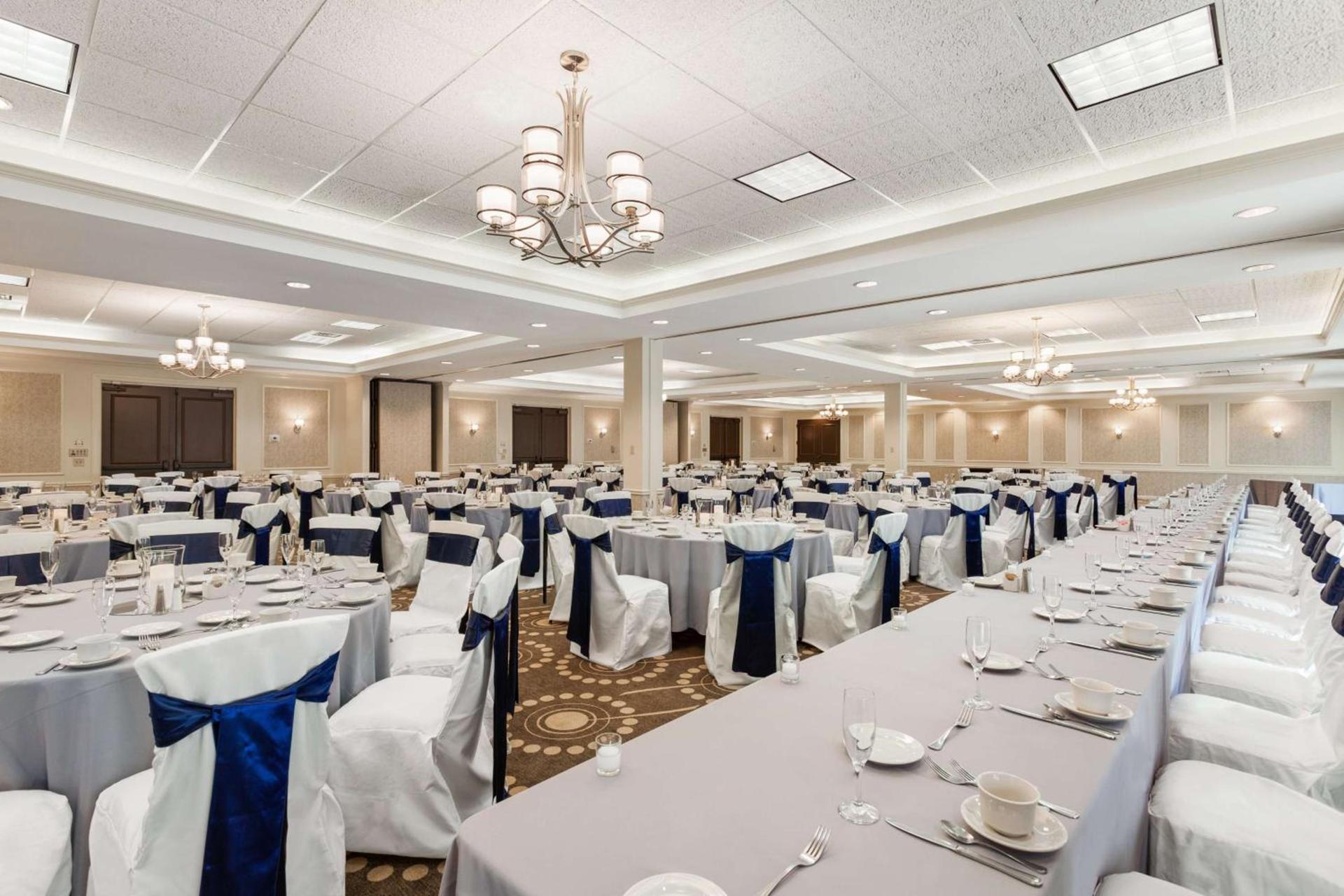 Hampton Inn Burlington - Colchester photo 13