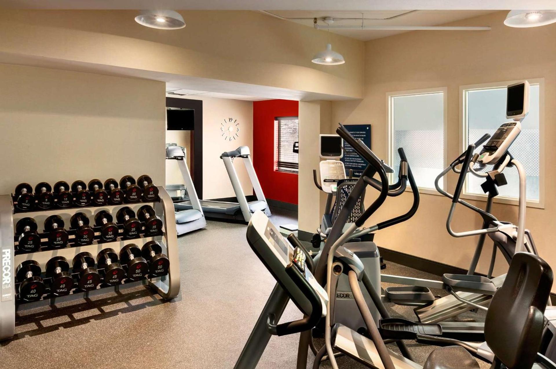 Hampton Inn Burlington - Colchester photo 15