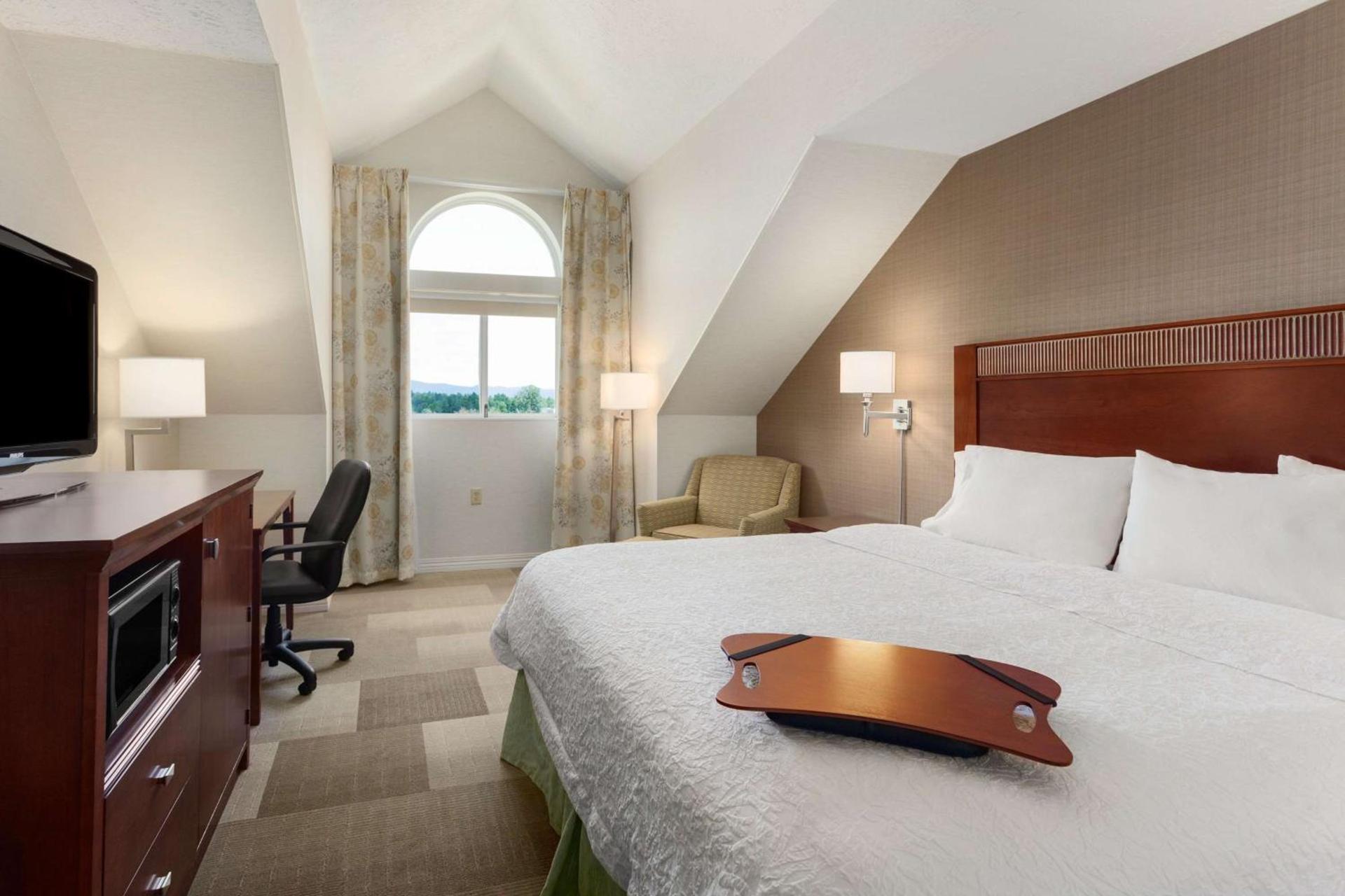 Hampton Inn Burlington - Colchester photo 19