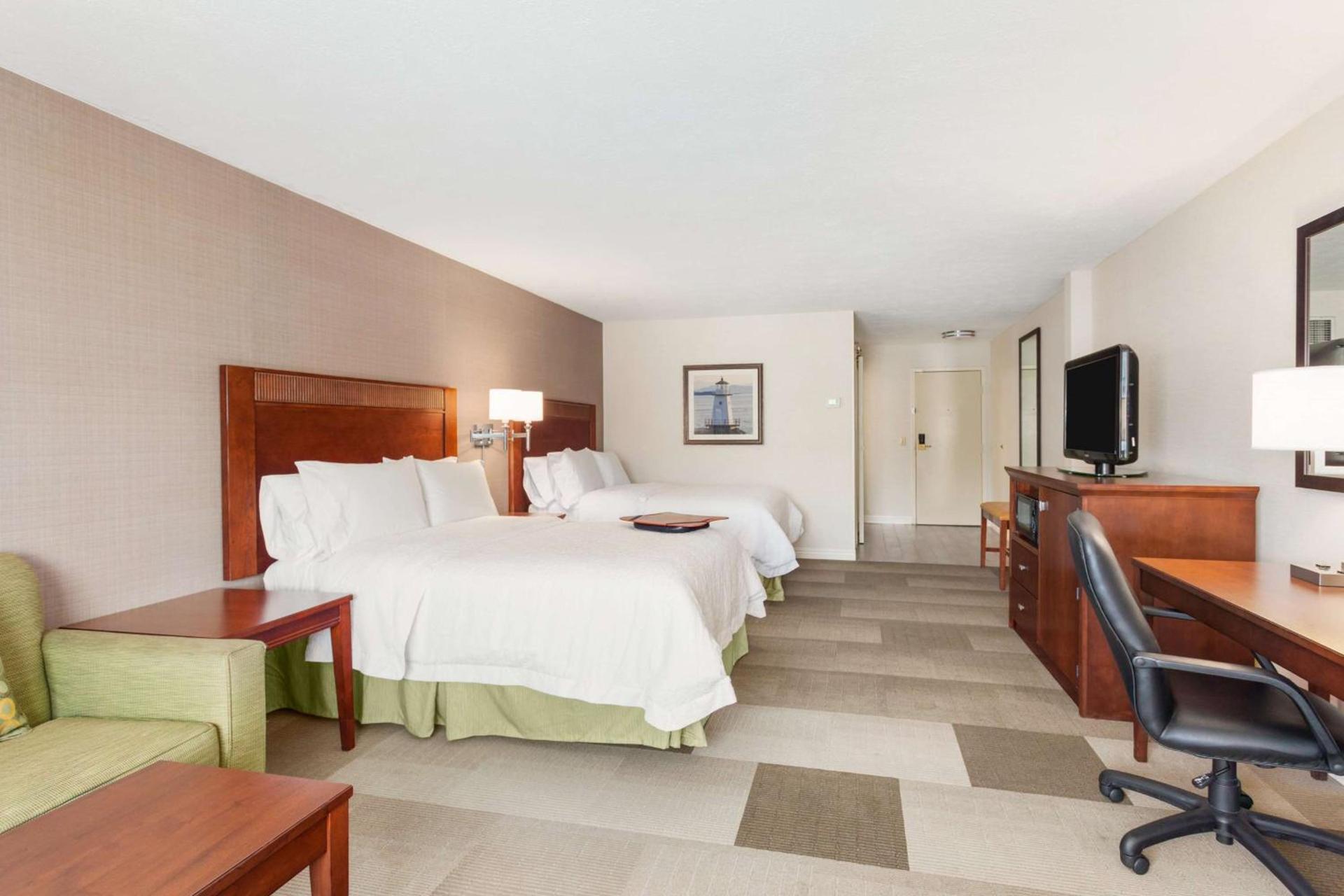 Hampton Inn Burlington - Colchester photo 20
