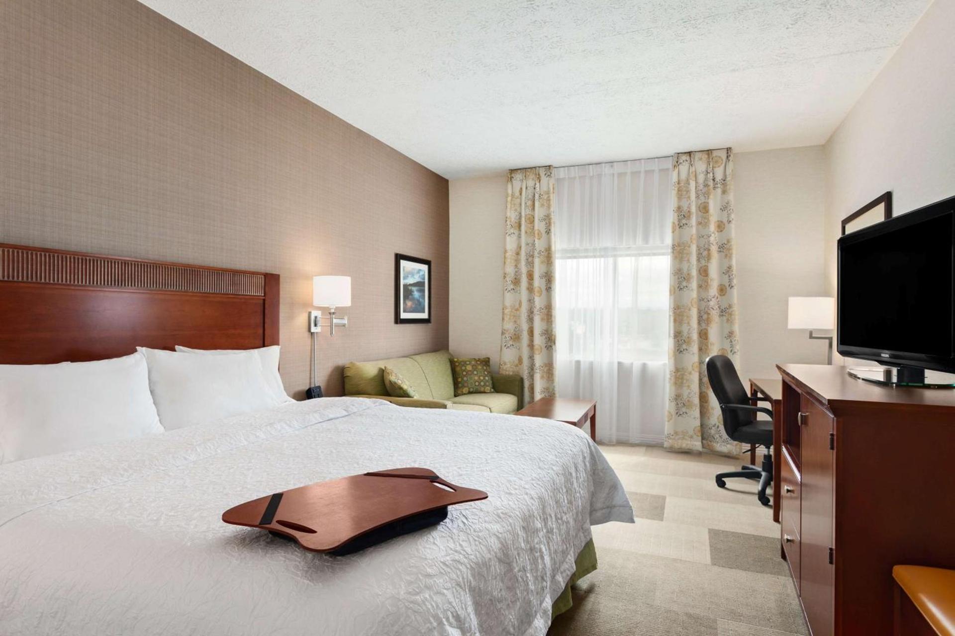Hampton Inn Burlington - Colchester photo 21