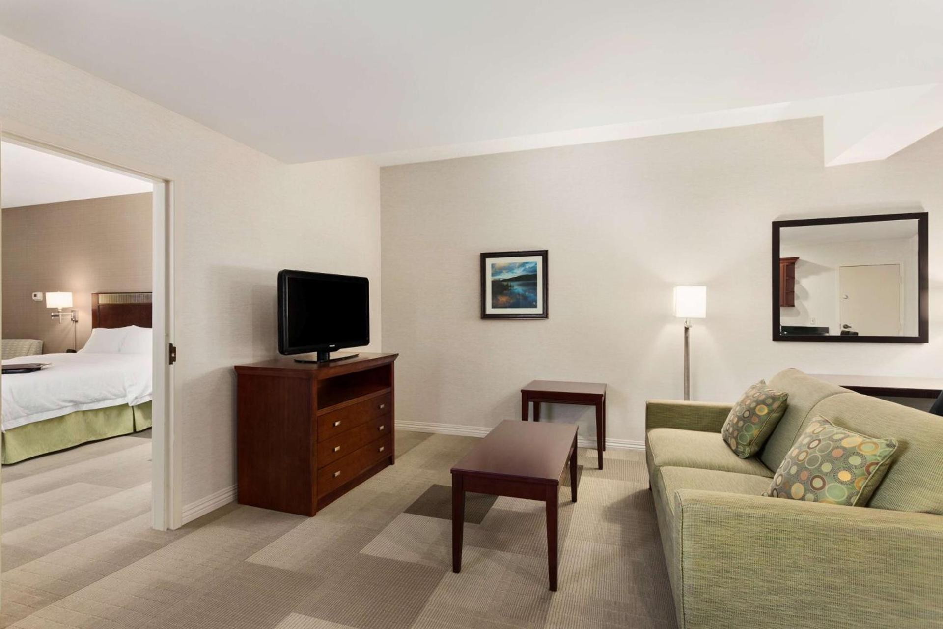 Hampton Inn Burlington - Colchester photo 38