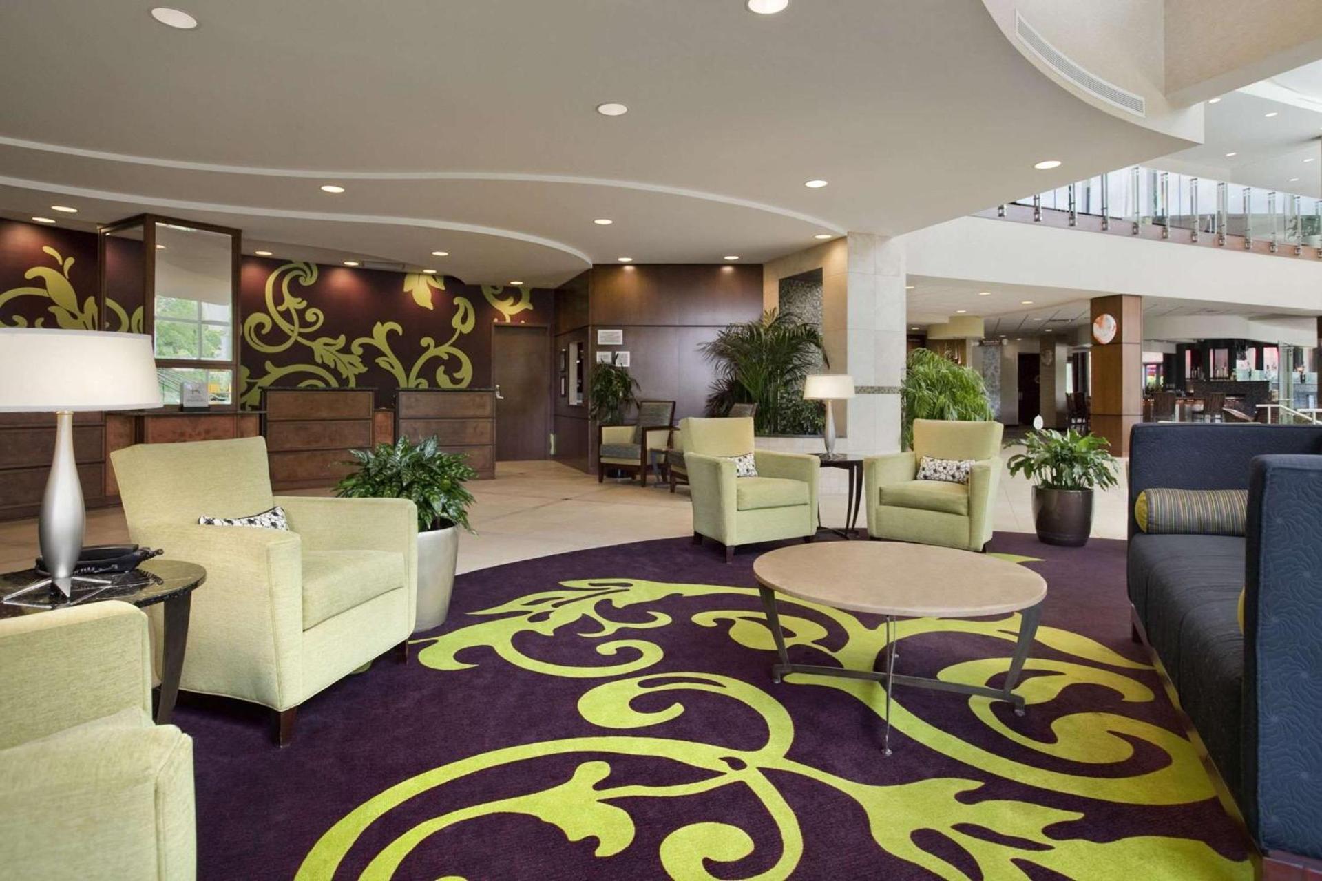 Embassy Suites Buffalo photo 3