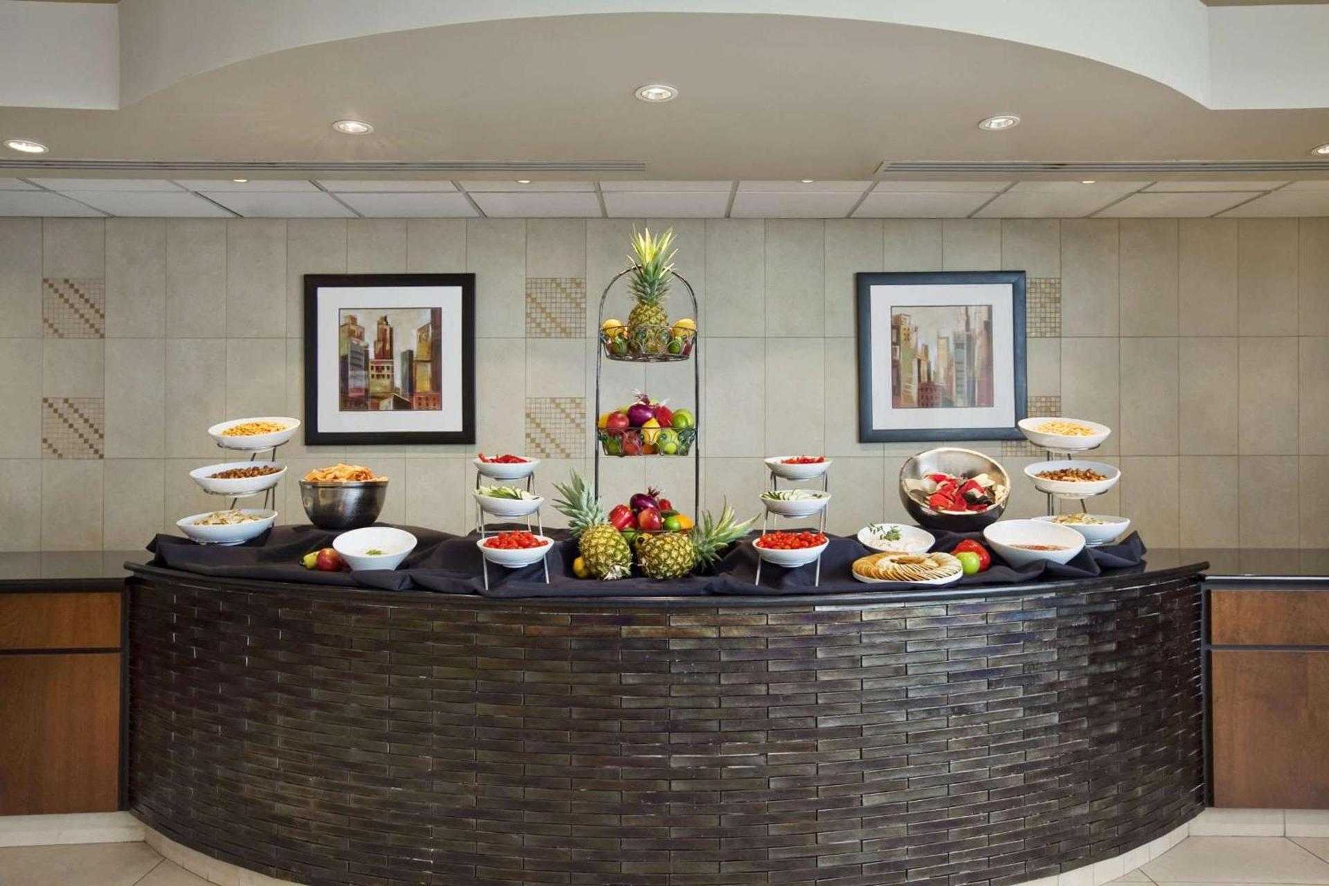 Embassy Suites Buffalo photo 8