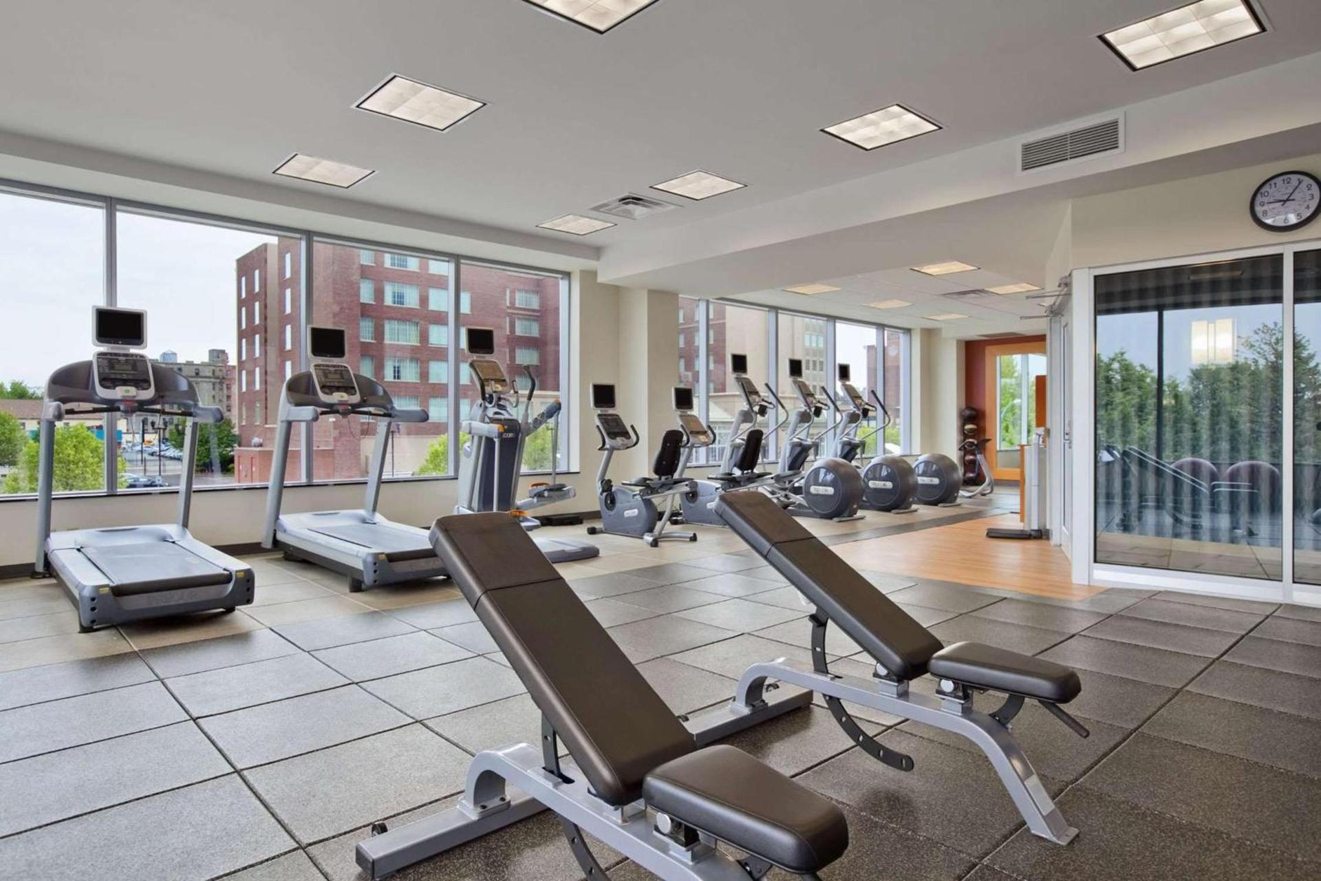 Embassy Suites Buffalo photo 16