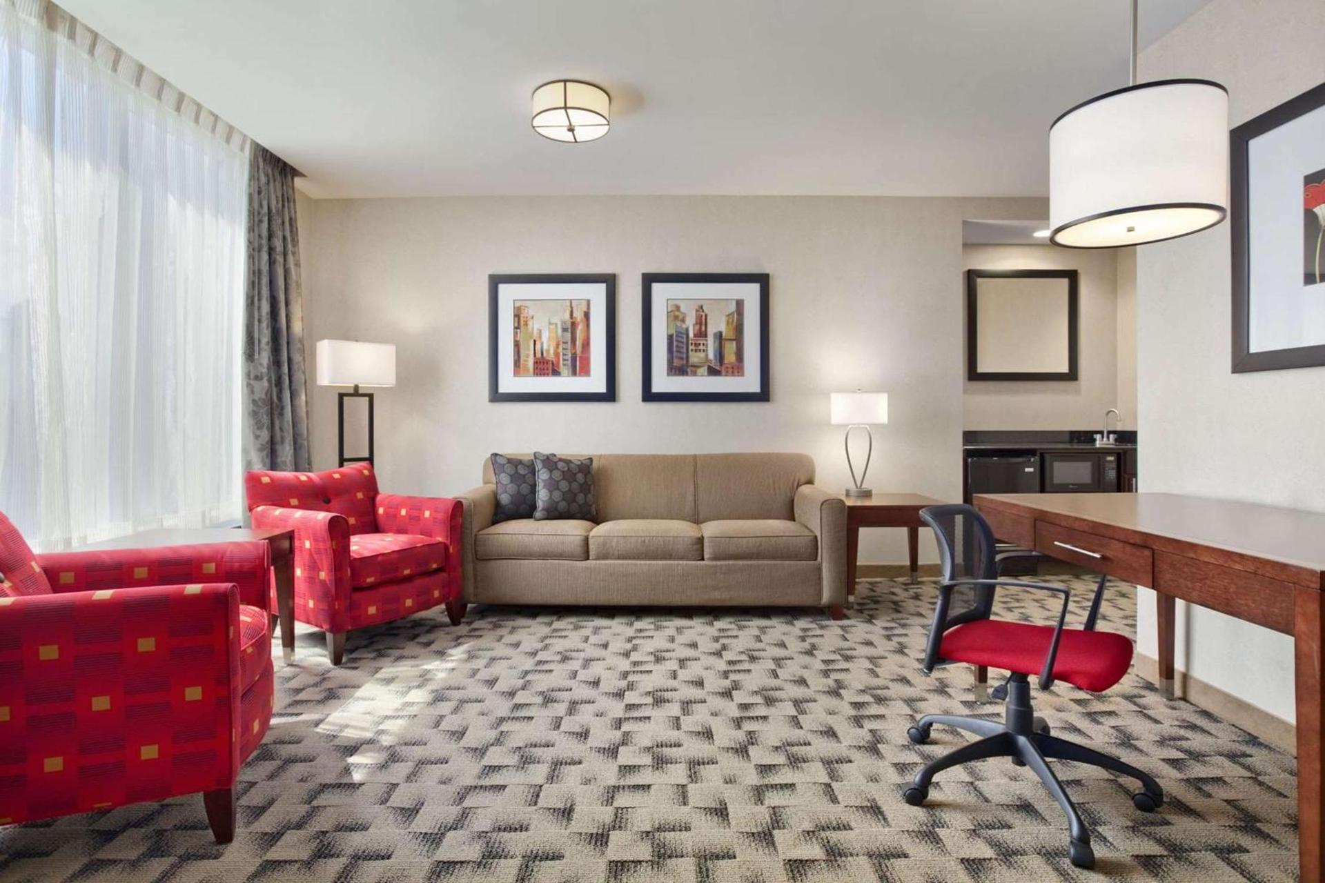 Embassy Suites Buffalo photo 21