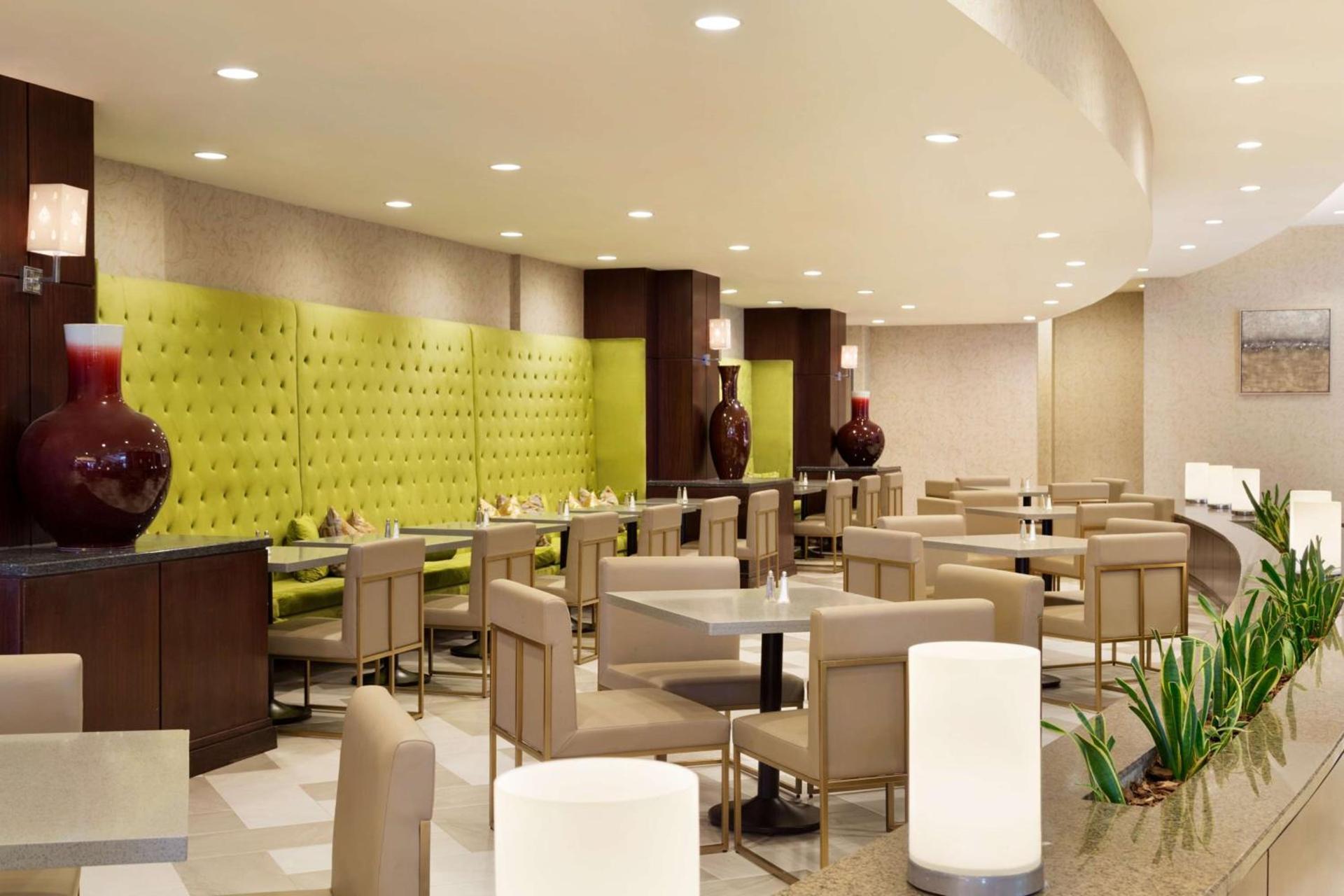 Embassy Suites Los Angeles Glendale photo 8