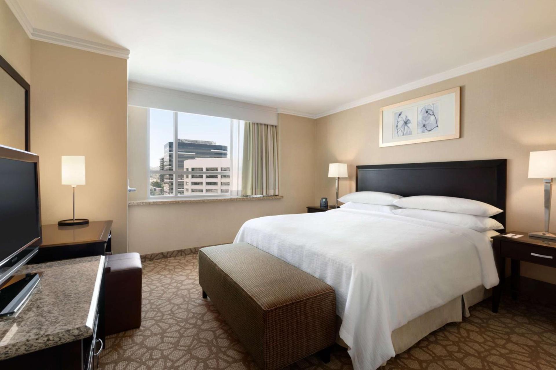 Embassy Suites Los Angeles Glendale photo 12