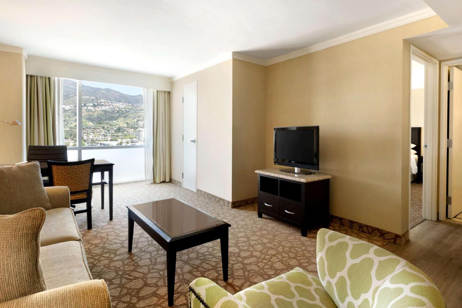 Embassy Suites Los Angeles Glendale photo 19