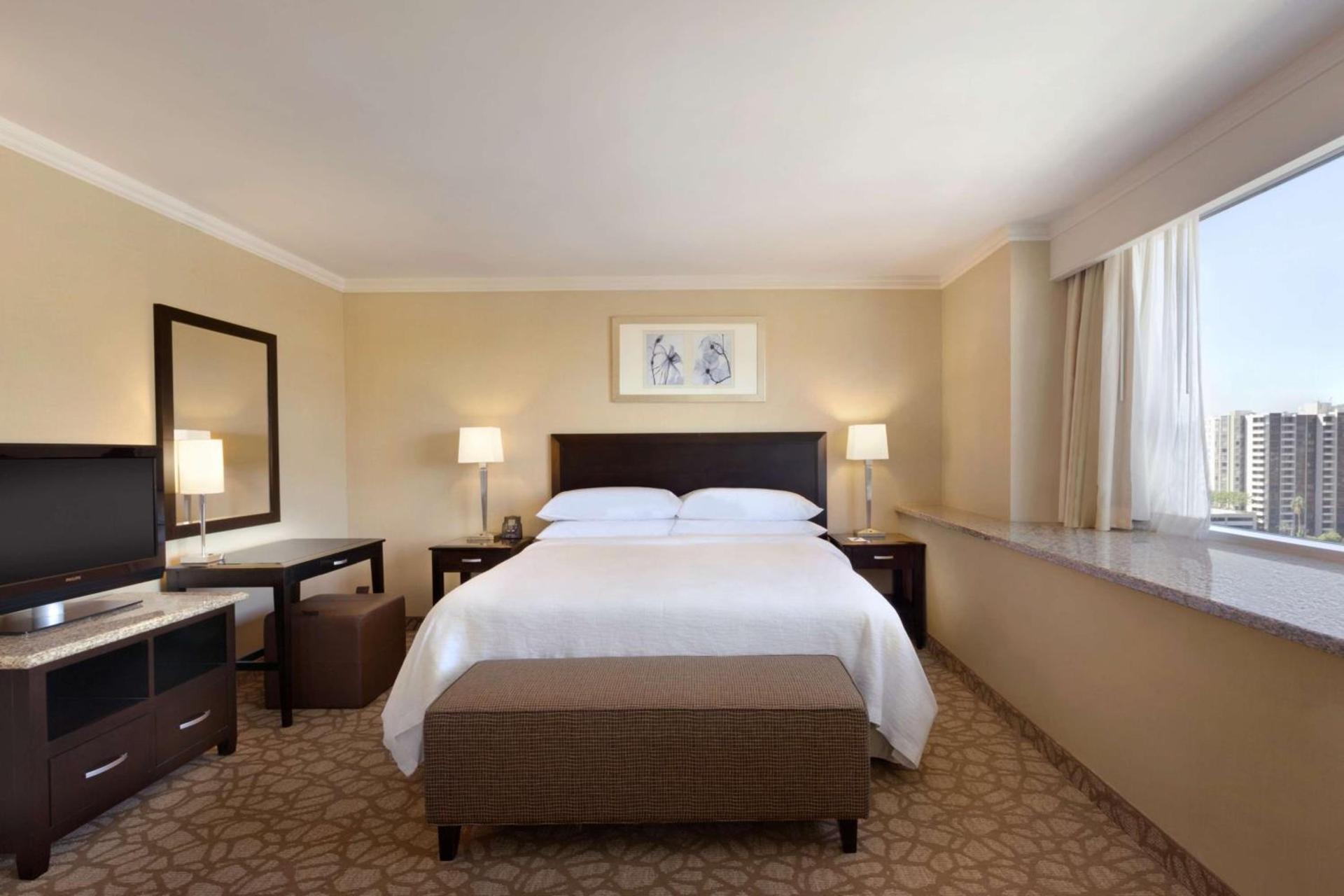 Embassy Suites Los Angeles Glendale photo 26