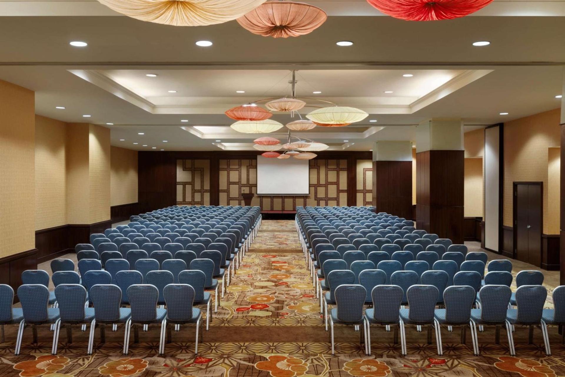 Embassy Suites Los Angeles Glendale photo 31