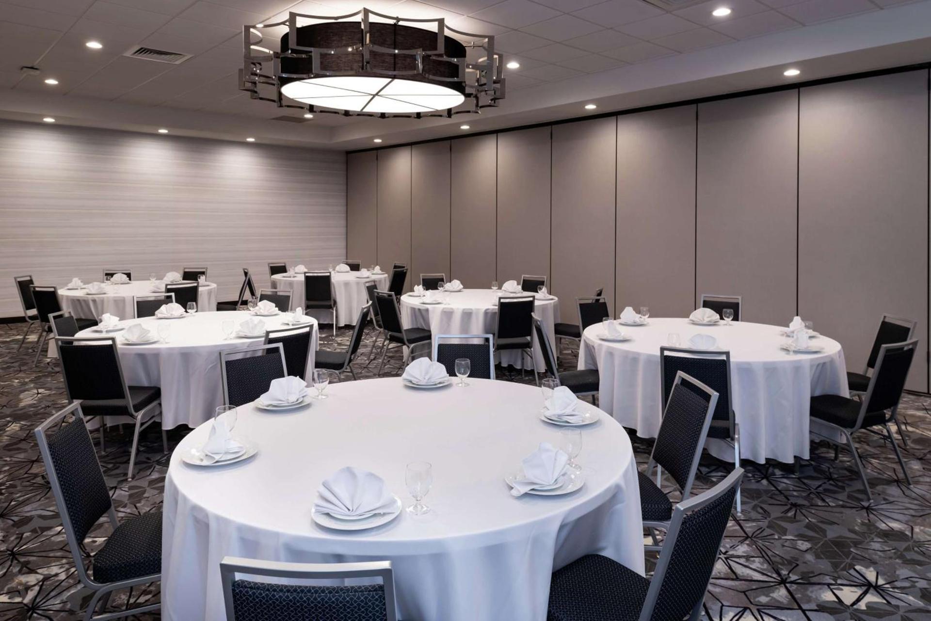 Hilton Garden Inn Columbia Downtown photo 8