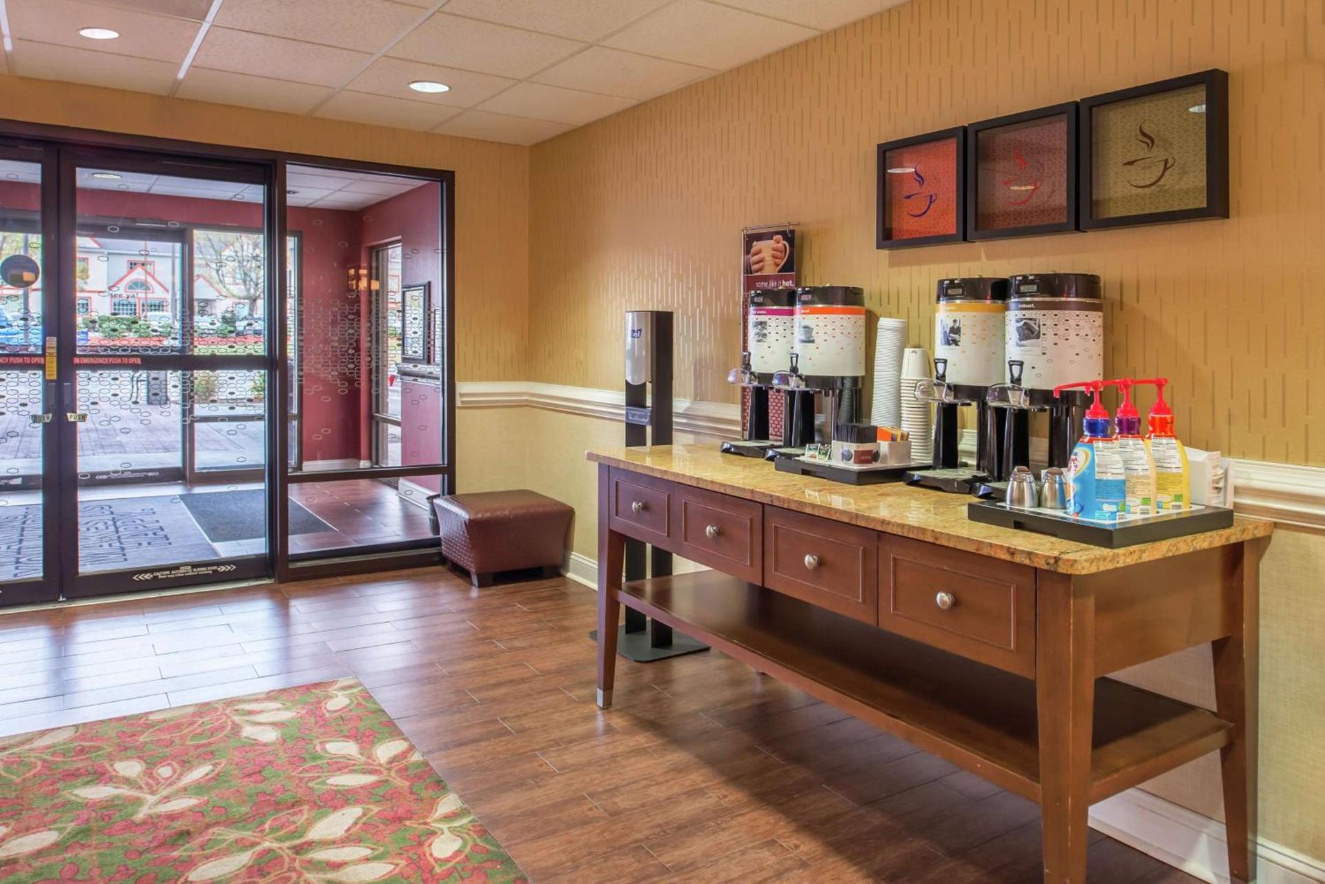 Hampton Inn Columbia Northeast-Fort Jackson Area photo 6