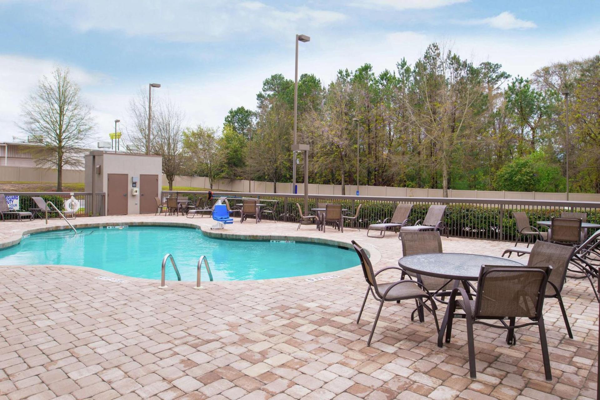 Hampton Inn Columbia Northeast-Fort Jackson Area photo 56