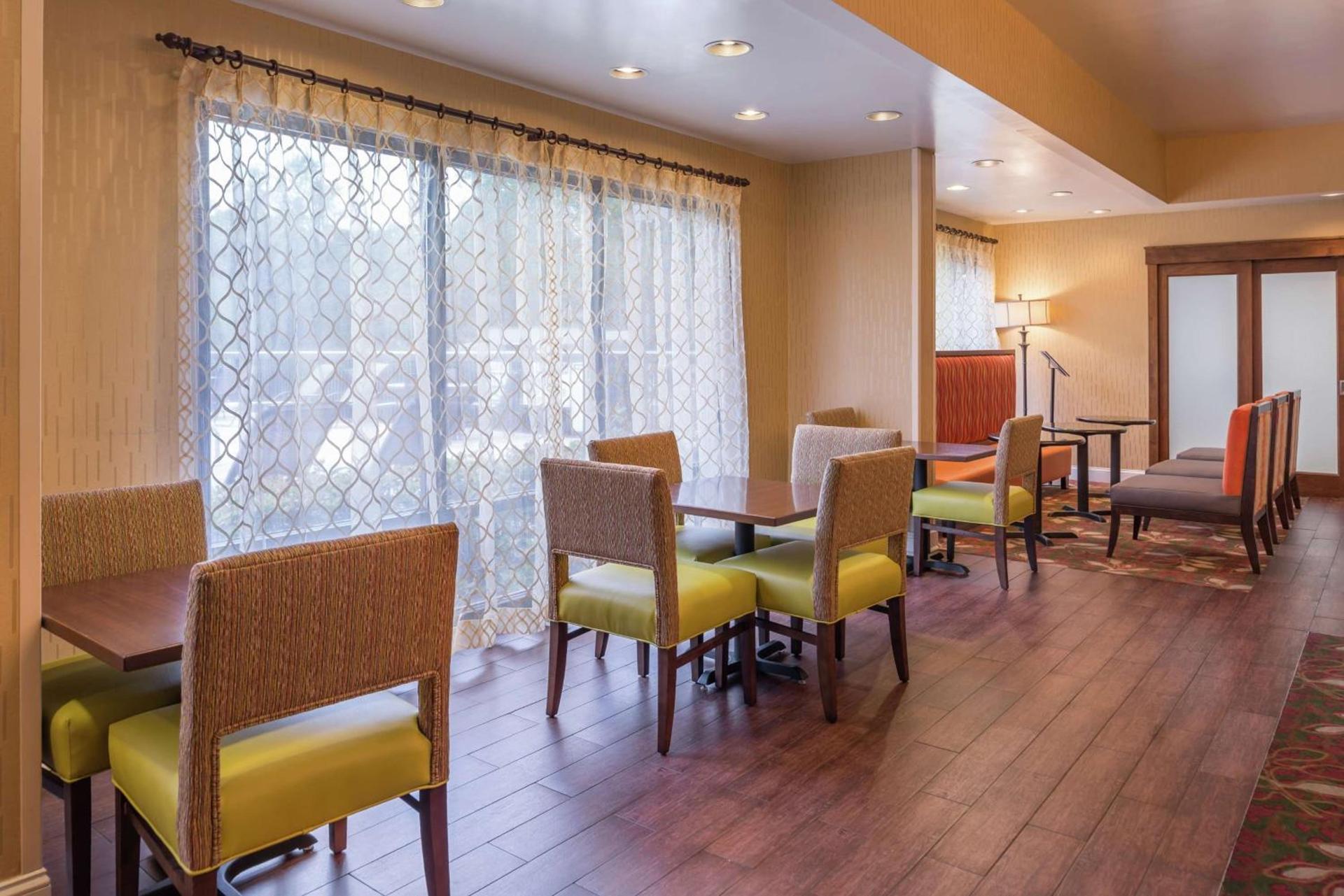 Hampton Inn Columbia Northeast-Fort Jackson Area photo 13