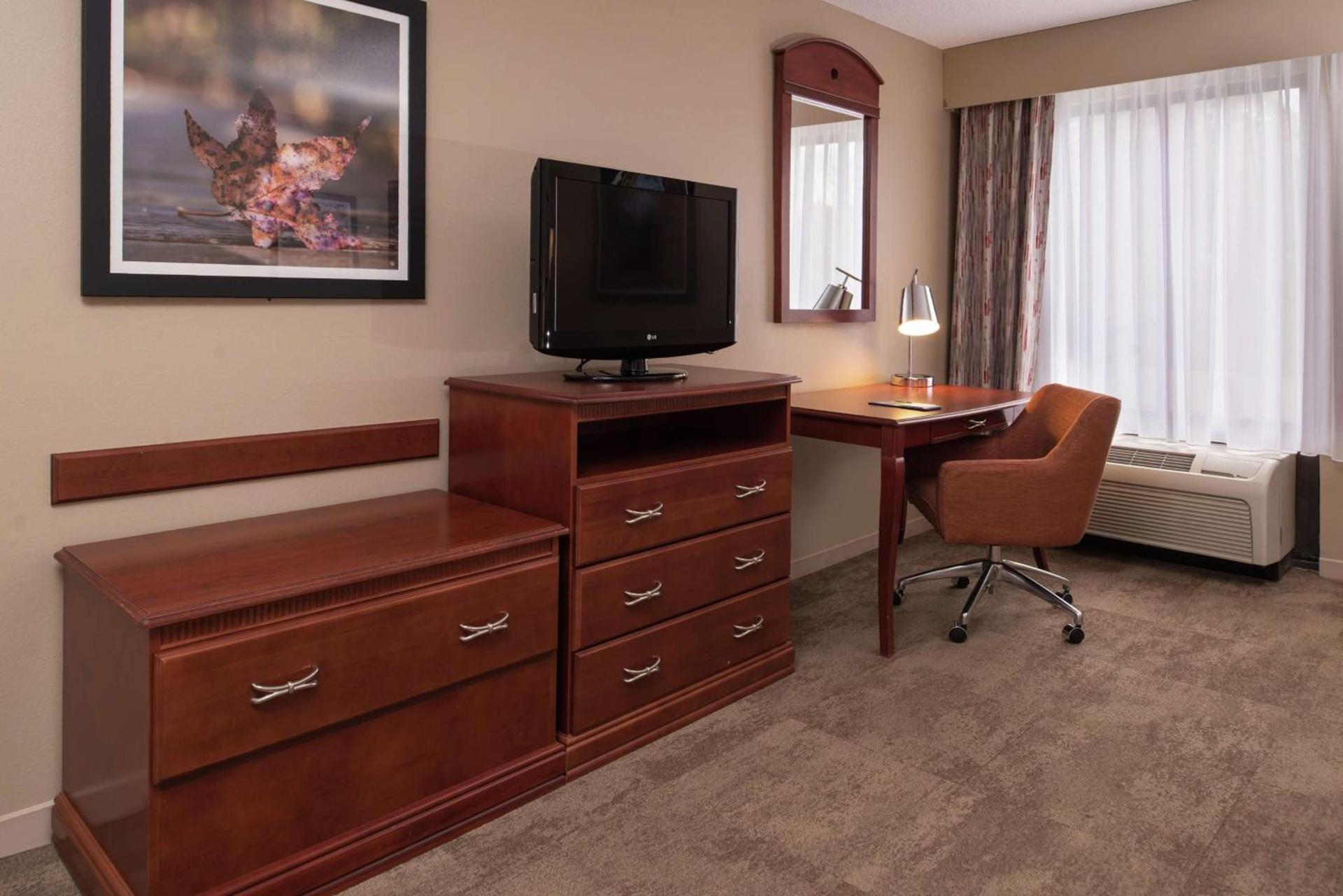 Hampton Inn Columbia Northeast-Fort Jackson Area photo 21