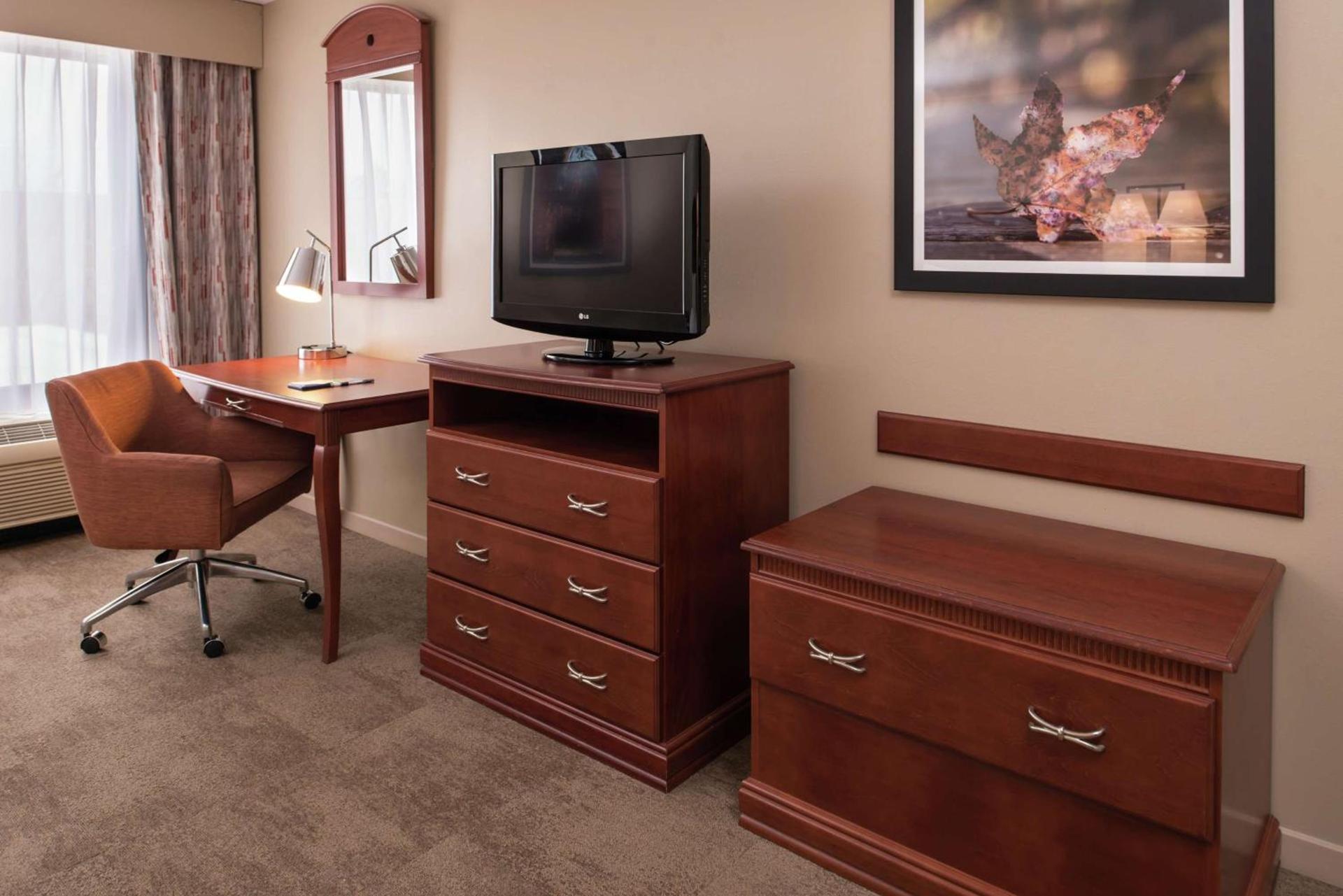 Hampton Inn Columbia Northeast-Fort Jackson Area photo 32
