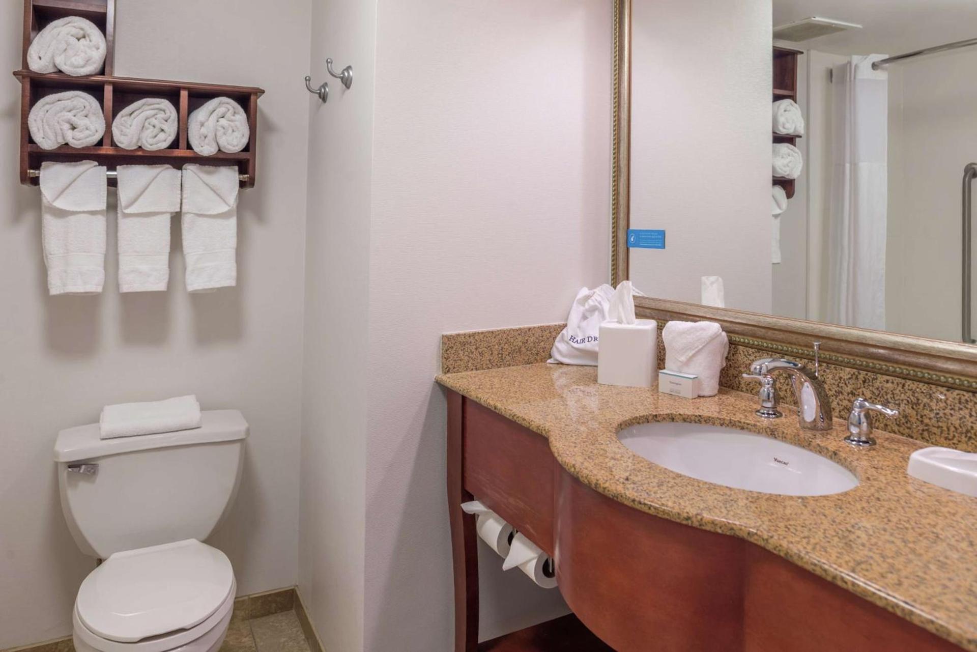 Hampton Inn Columbia Northeast-Fort Jackson Area photo 39