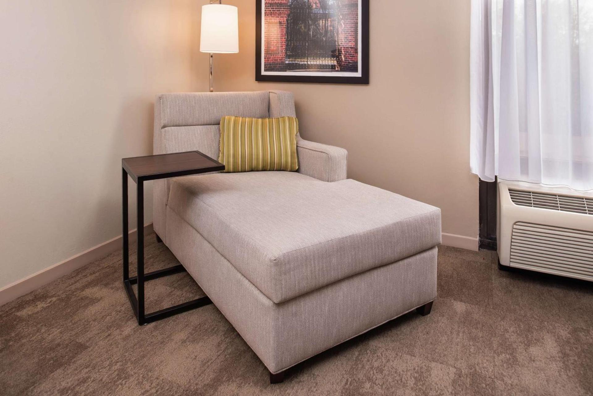 Hampton Inn Columbia Northeast-Fort Jackson Area photo 40