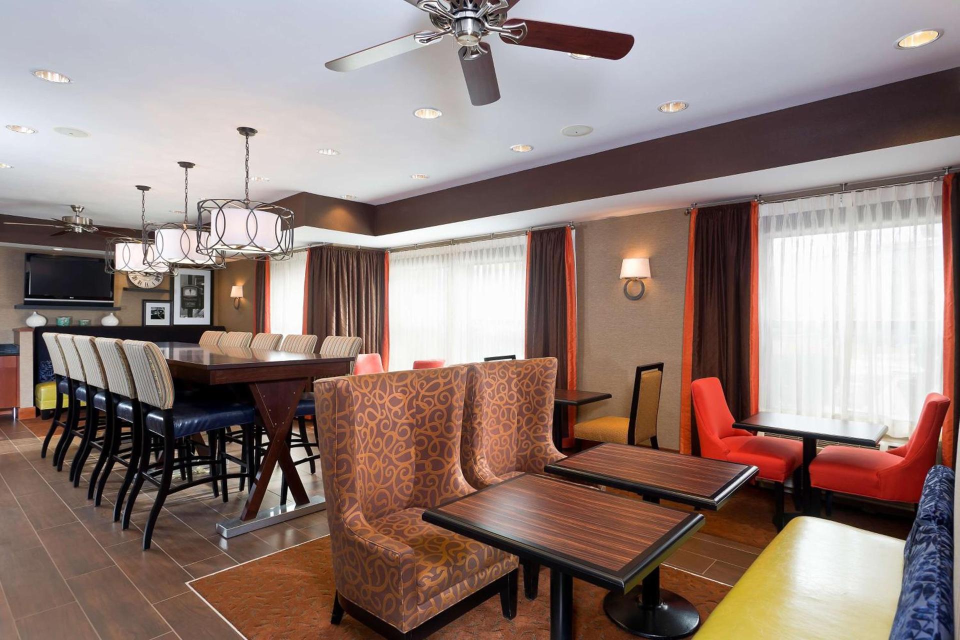 Hampton Inn Akron-Fairlawn photo 5