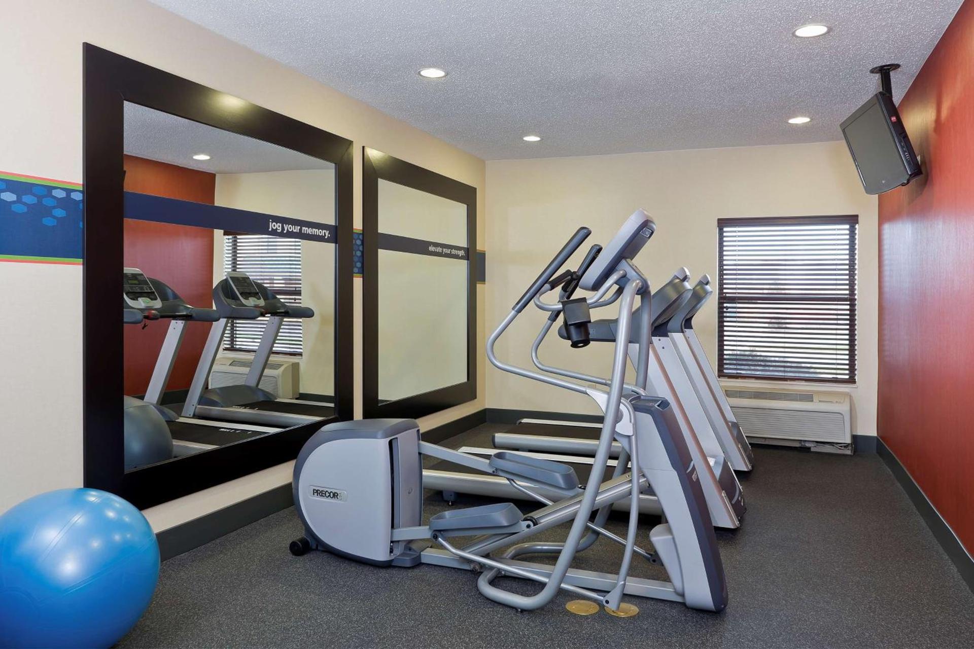 Hampton Inn Akron-Fairlawn photo 7