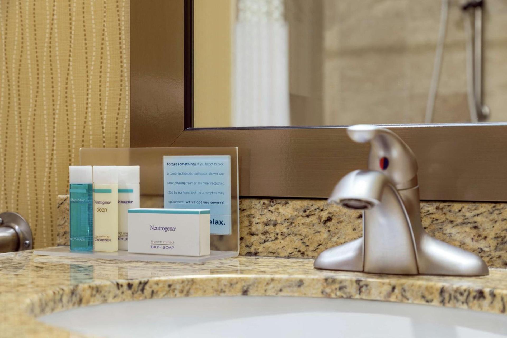 Hampton Inn Akron-Fairlawn photo 11