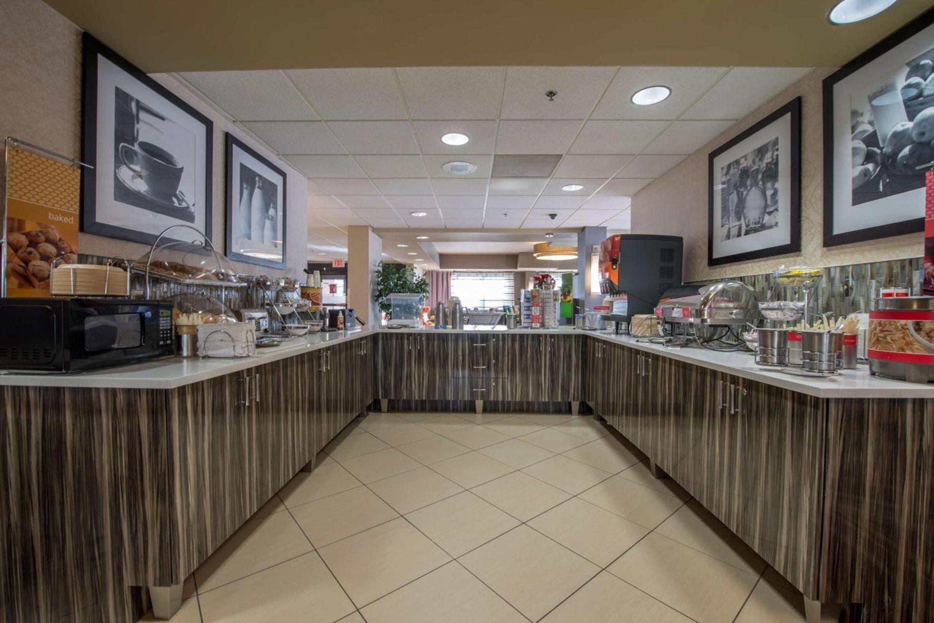 Hampton Inn Atlanta-Newnan photo 15