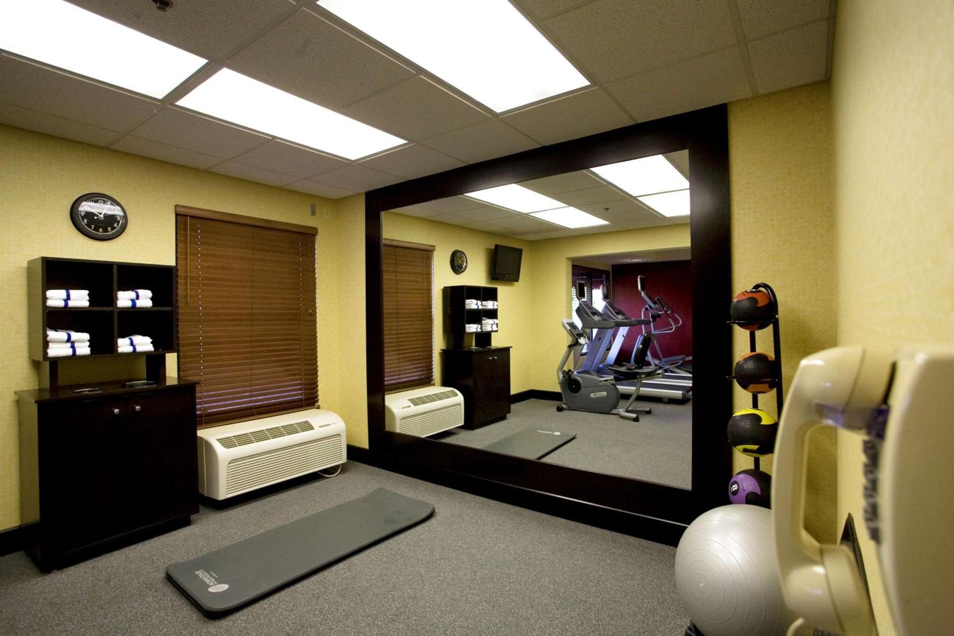 Hampton Inn Atlanta-Newnan photo 16