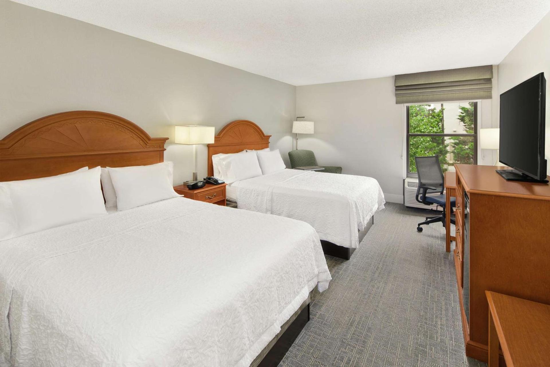 Hampton Inn Atlanta-Newnan photo 32