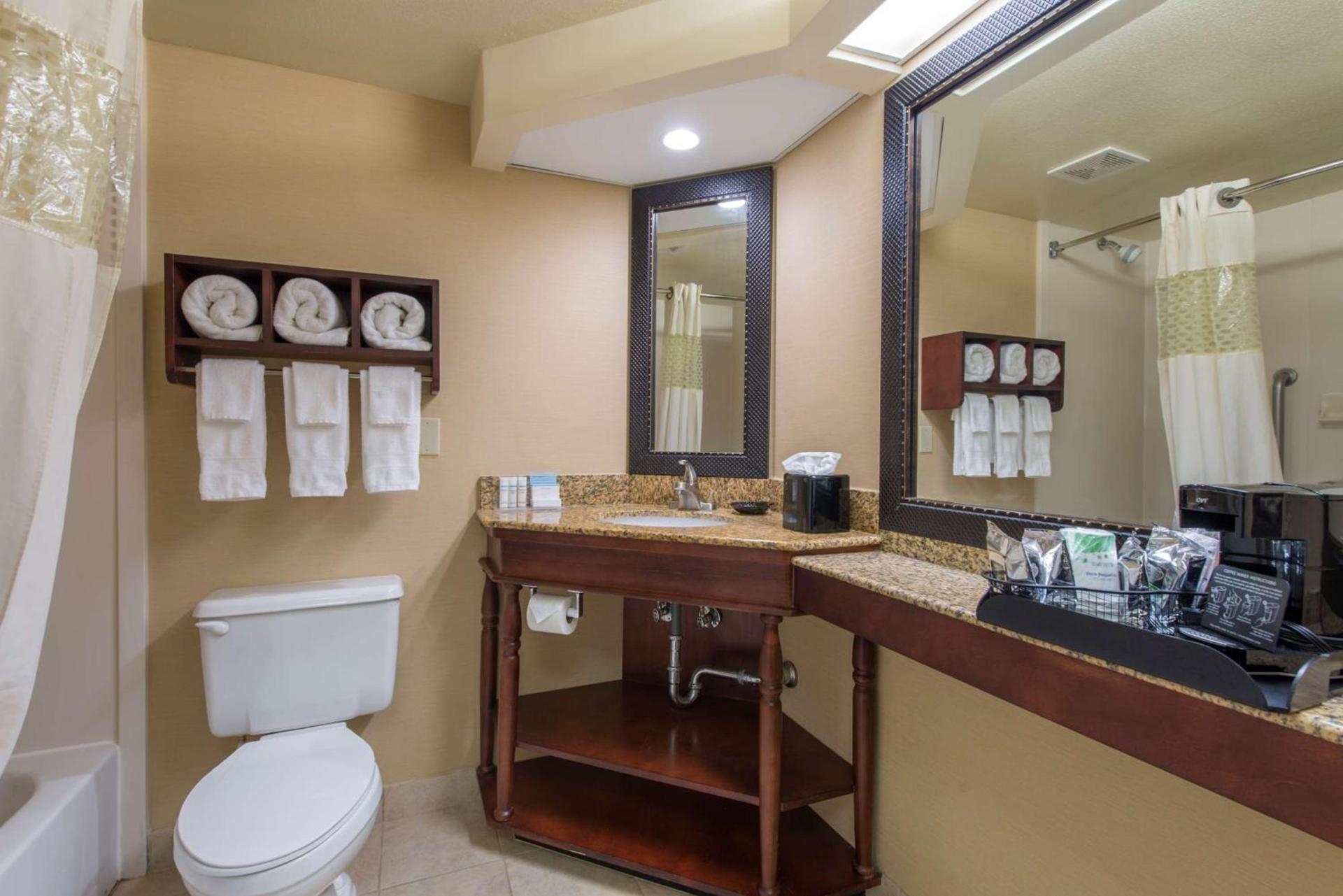 Hampton Inn Atlanta-Newnan photo 40
