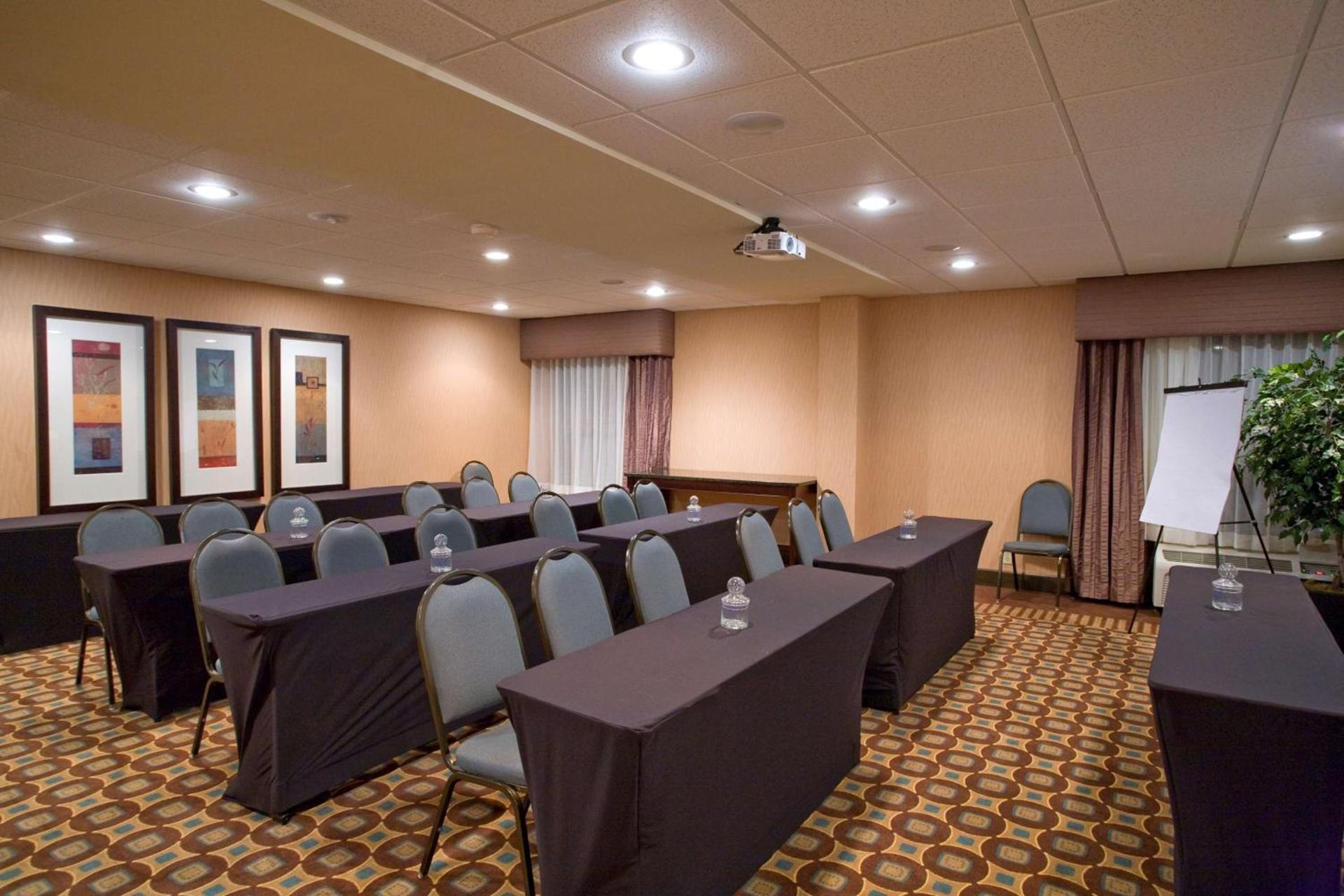 Hampton Inn Atlanta-Newnan photo 43