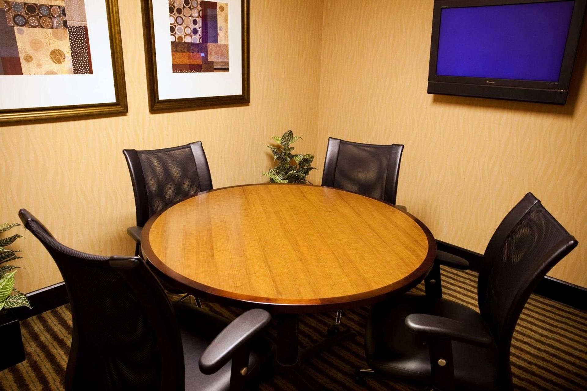 Hampton Inn Atlanta-Newnan photo 45