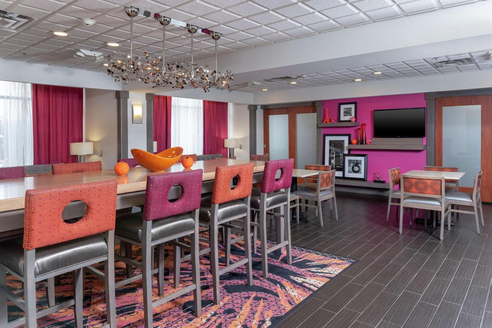 Hampton Inn Akron-South photo 3