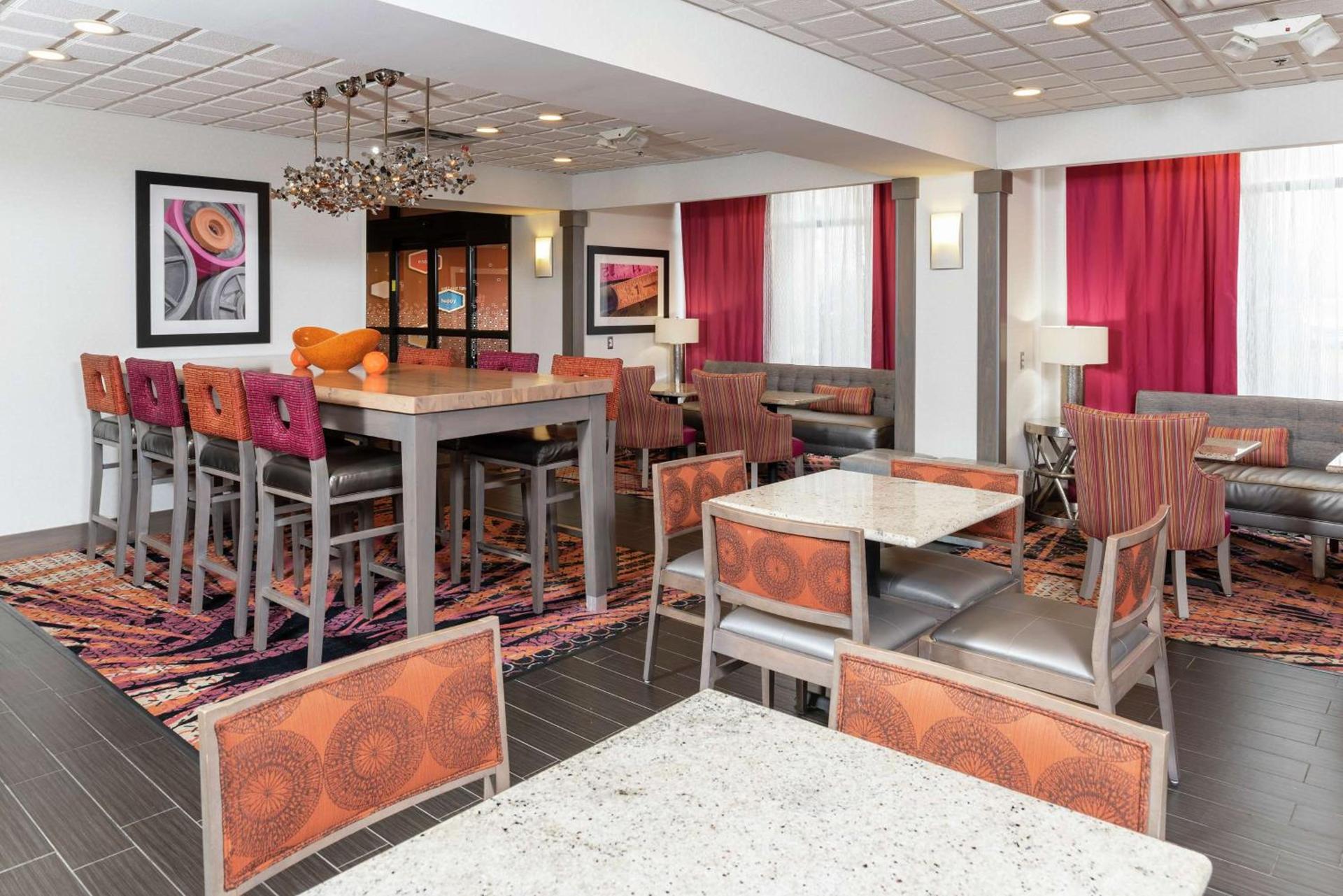 Hampton Inn Akron-South photo 4