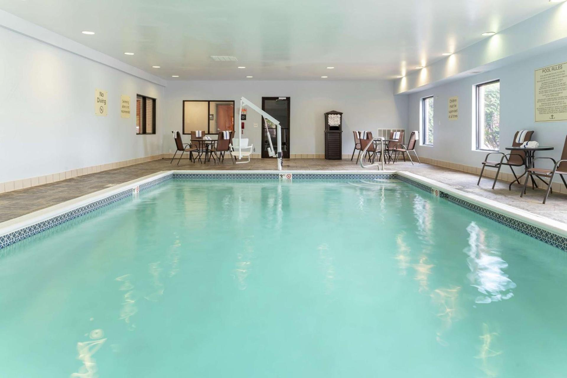 Hampton Inn Akron-South photo 7