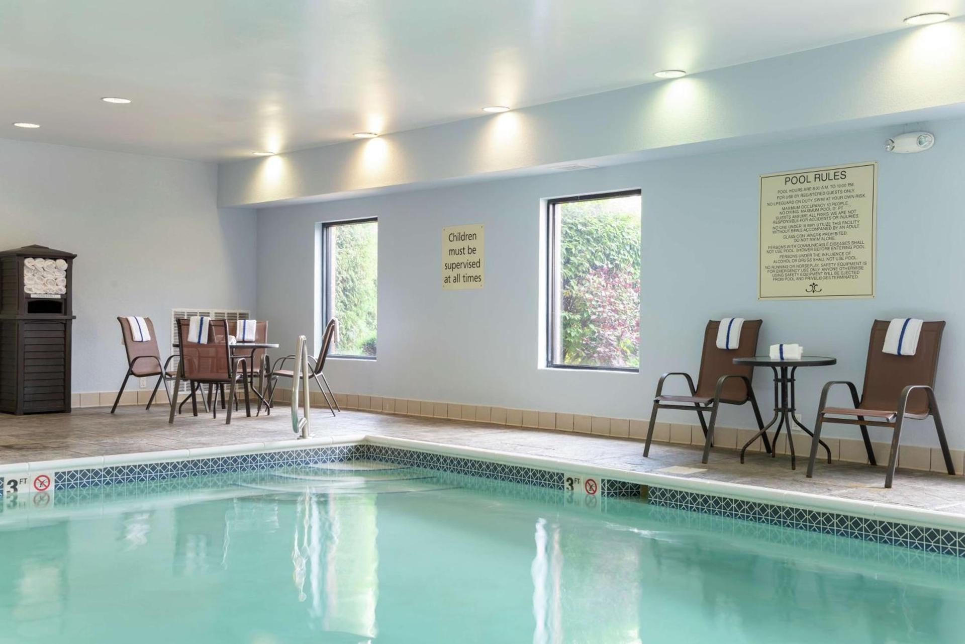 Hampton Inn Akron-South photo 9