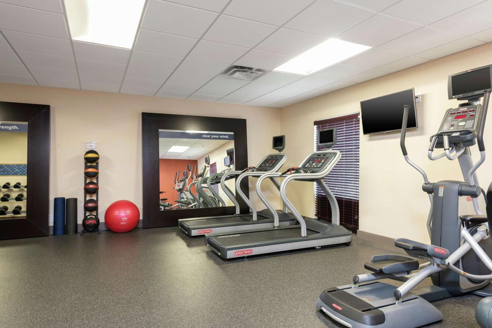 Hampton Inn Akron-South photo 16