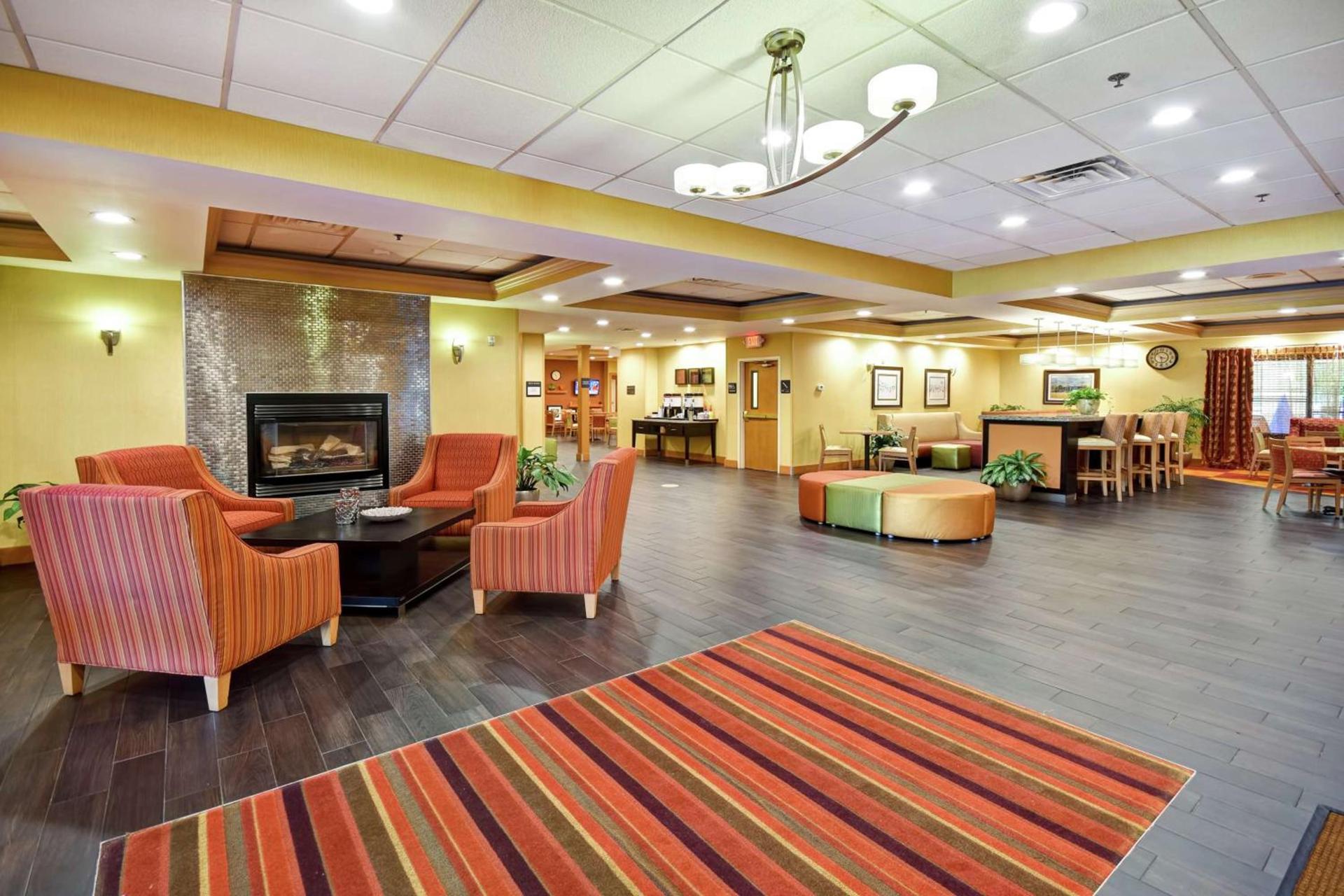 Hampton Inn Chicopee - Springfield photo 6