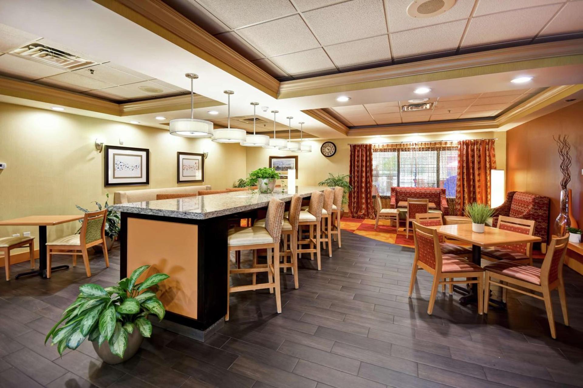 Hampton Inn Chicopee - Springfield photo 5