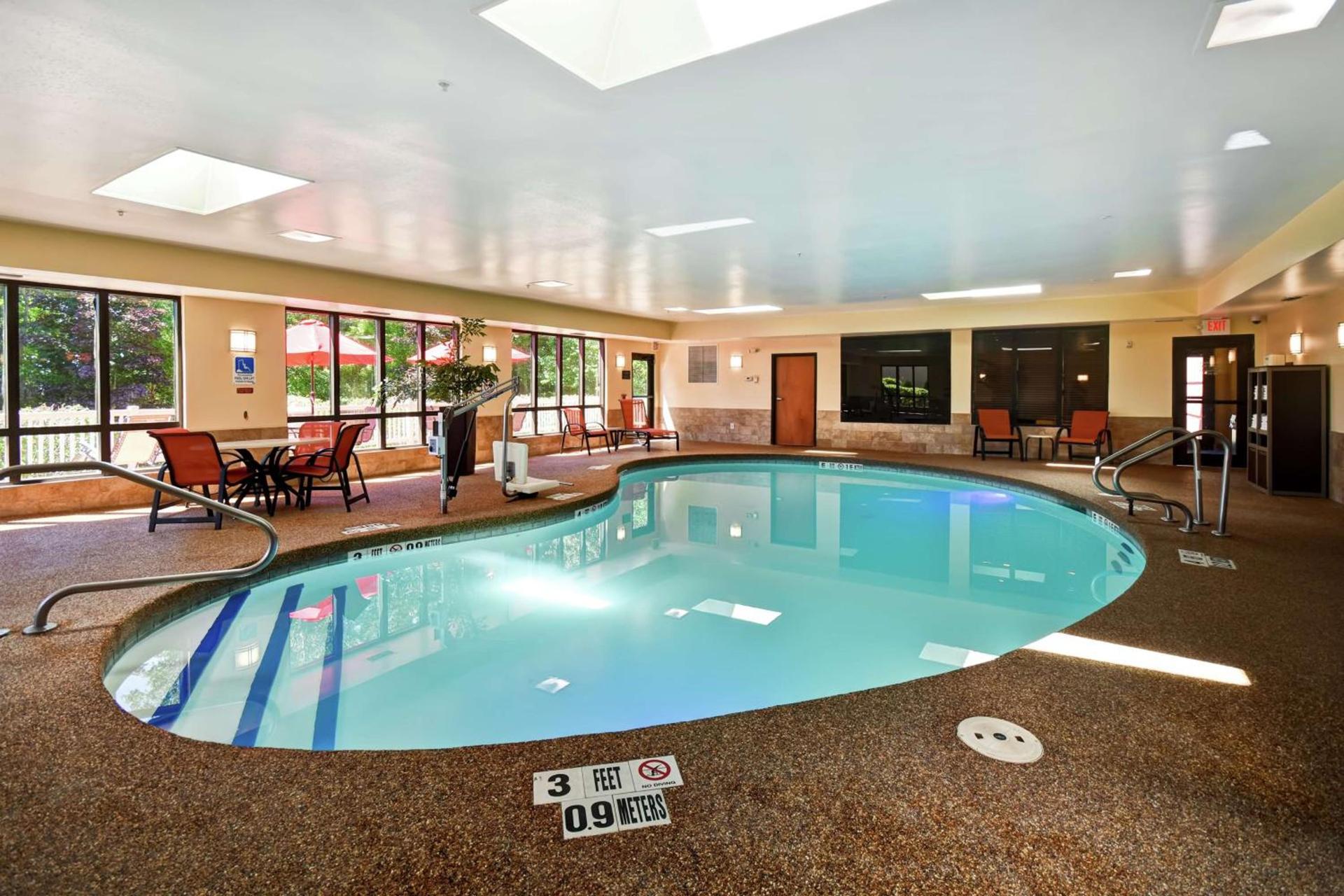 Hampton Inn Chicopee - Springfield photo 7