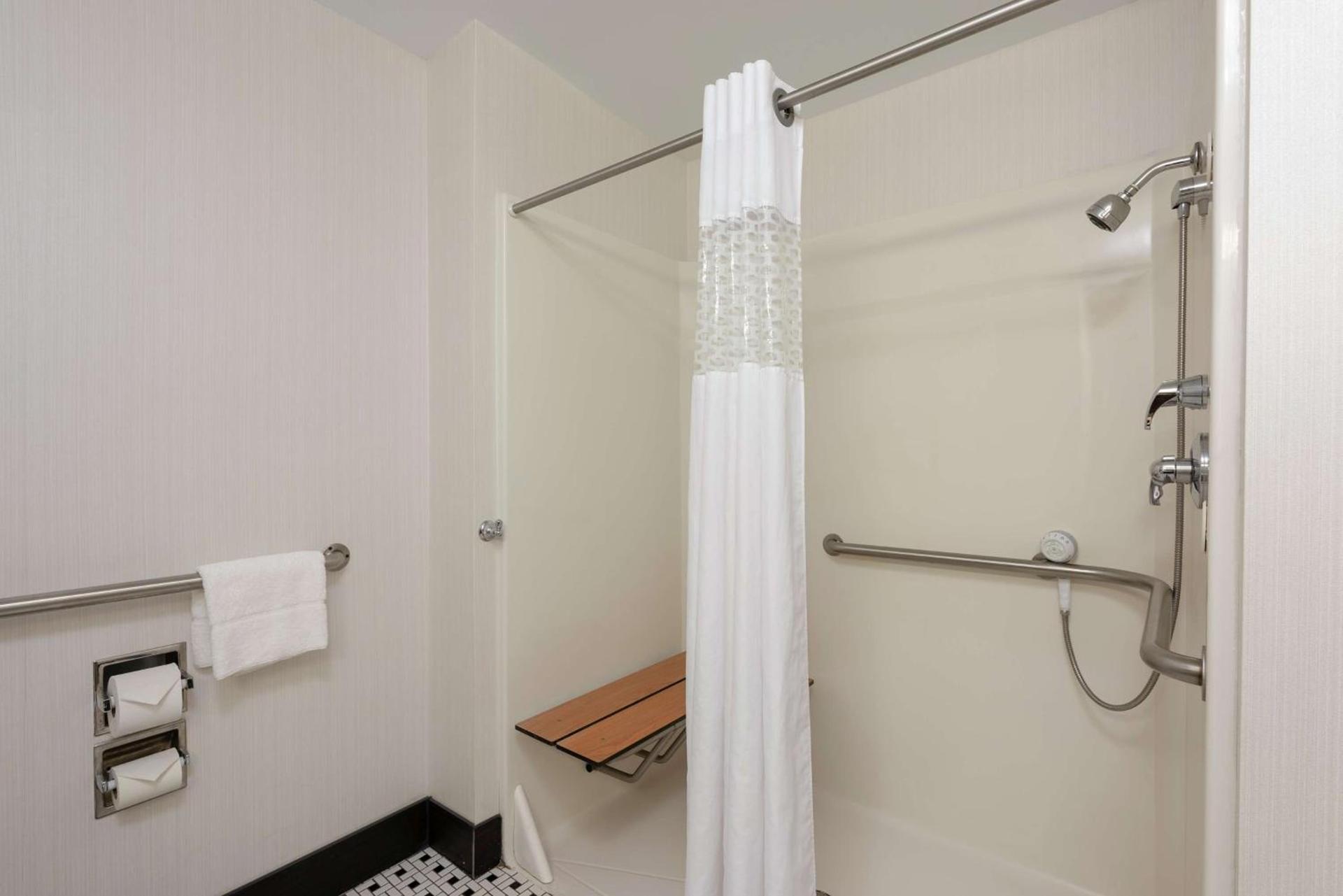 Hampton Inn Akron-South photo 19