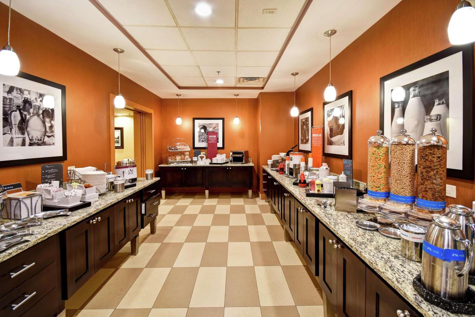 Hampton Inn Chicopee - Springfield photo 8